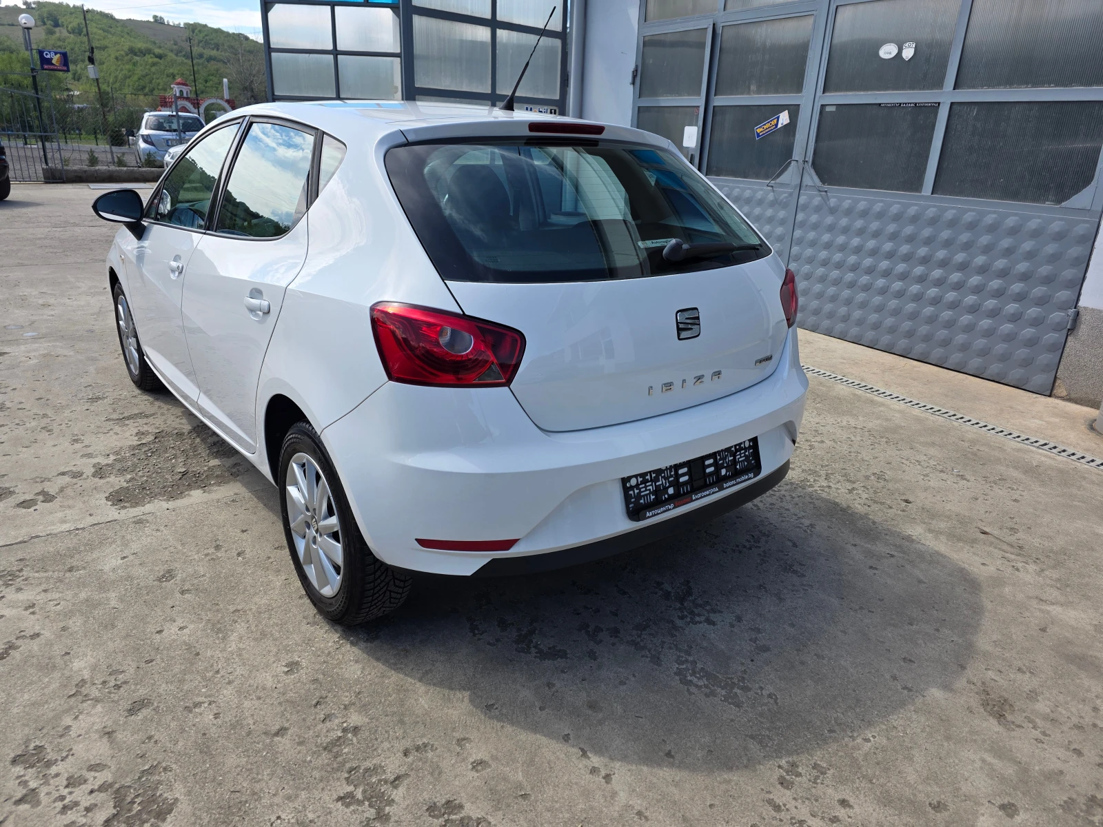 Seat Ibiza 1.6i Bifuel 133000km! EURO5B - изображение 5