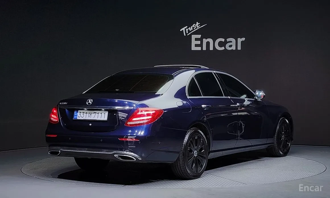 Mercedes-Benz E 220 AVANTGARDE - изображение 2