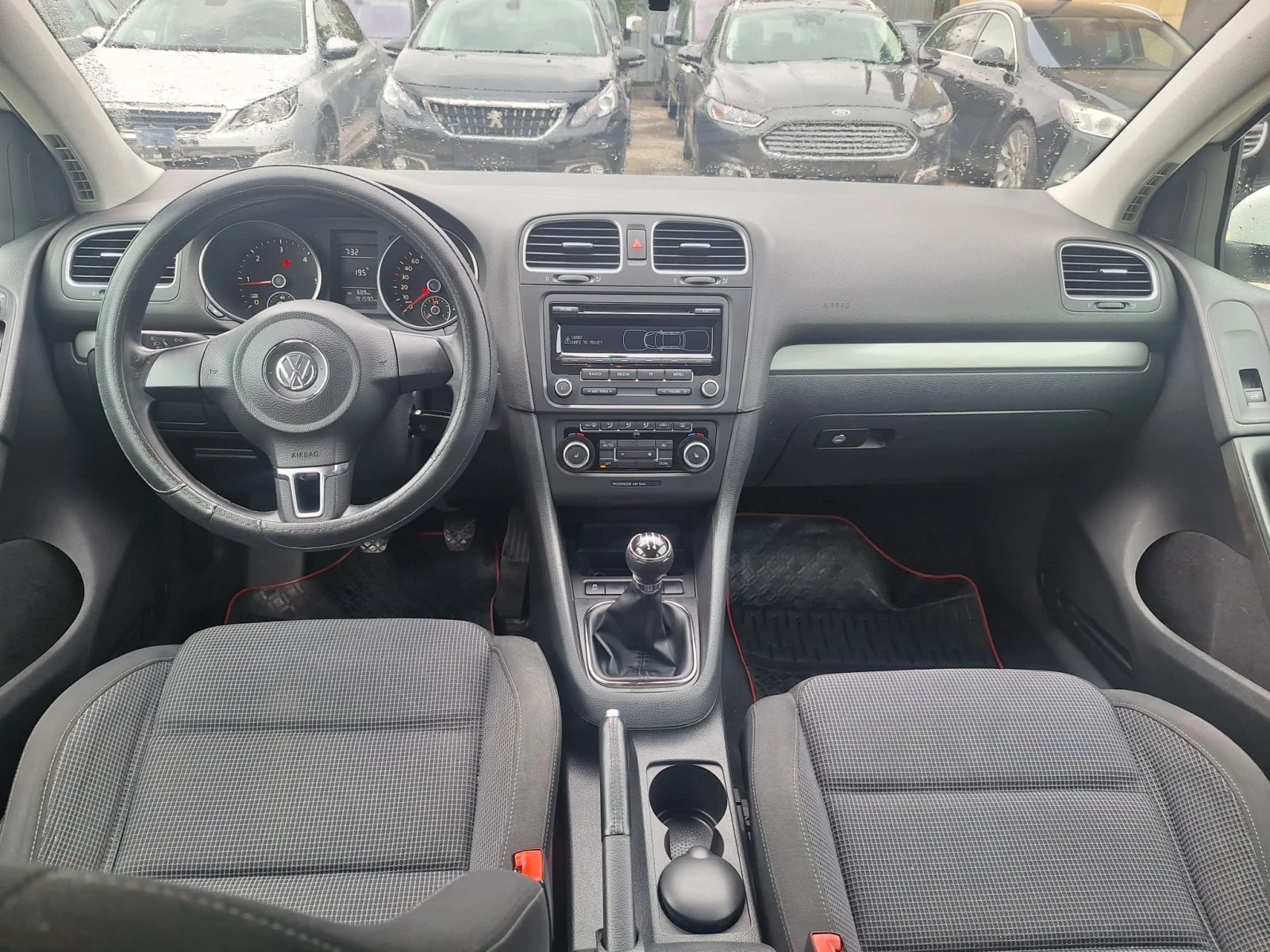 VW Golf 1.6 tdi r-line - изображение 10