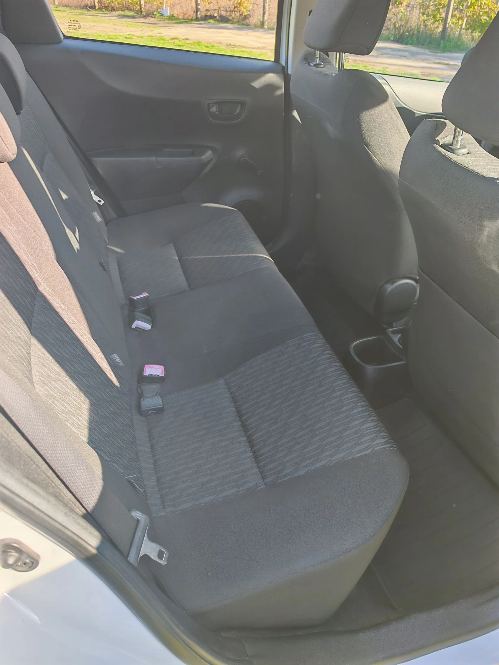 Toyota Yaris Luna - изображение 9