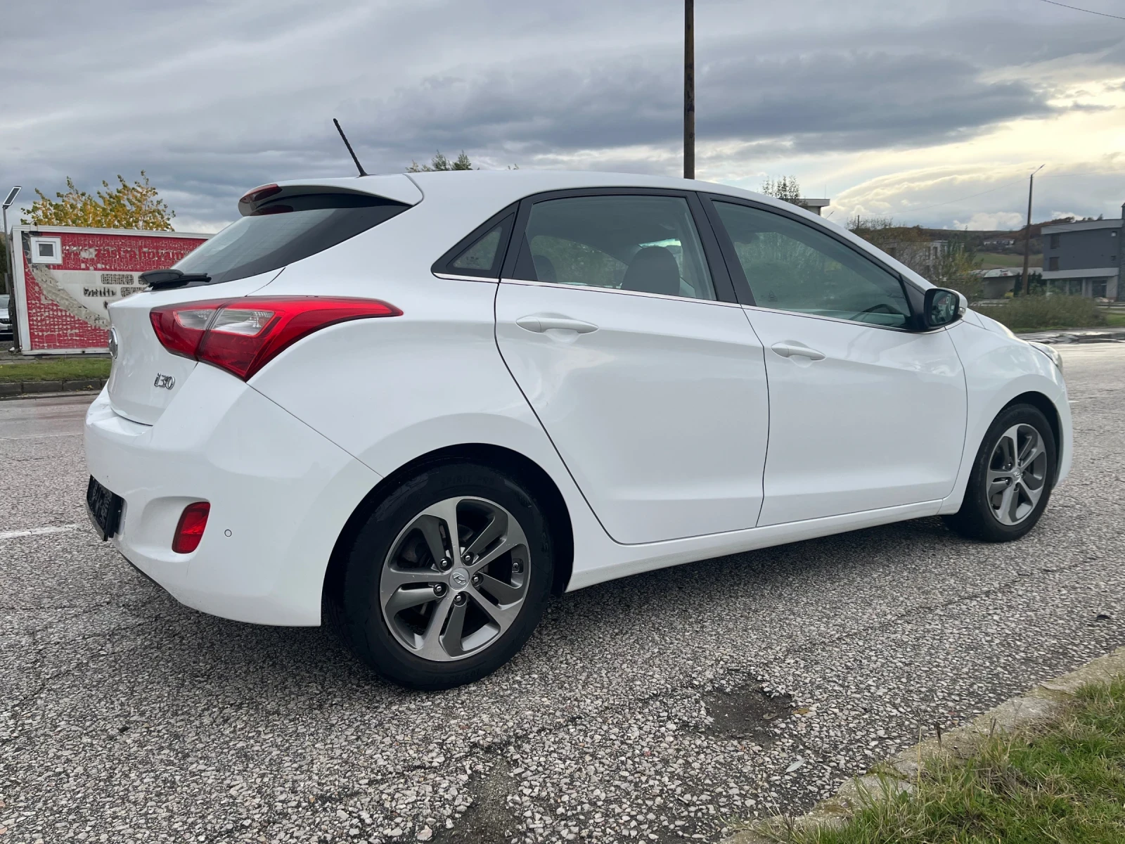 Hyundai I30 1.6D Avtomatik Full - изображение 5