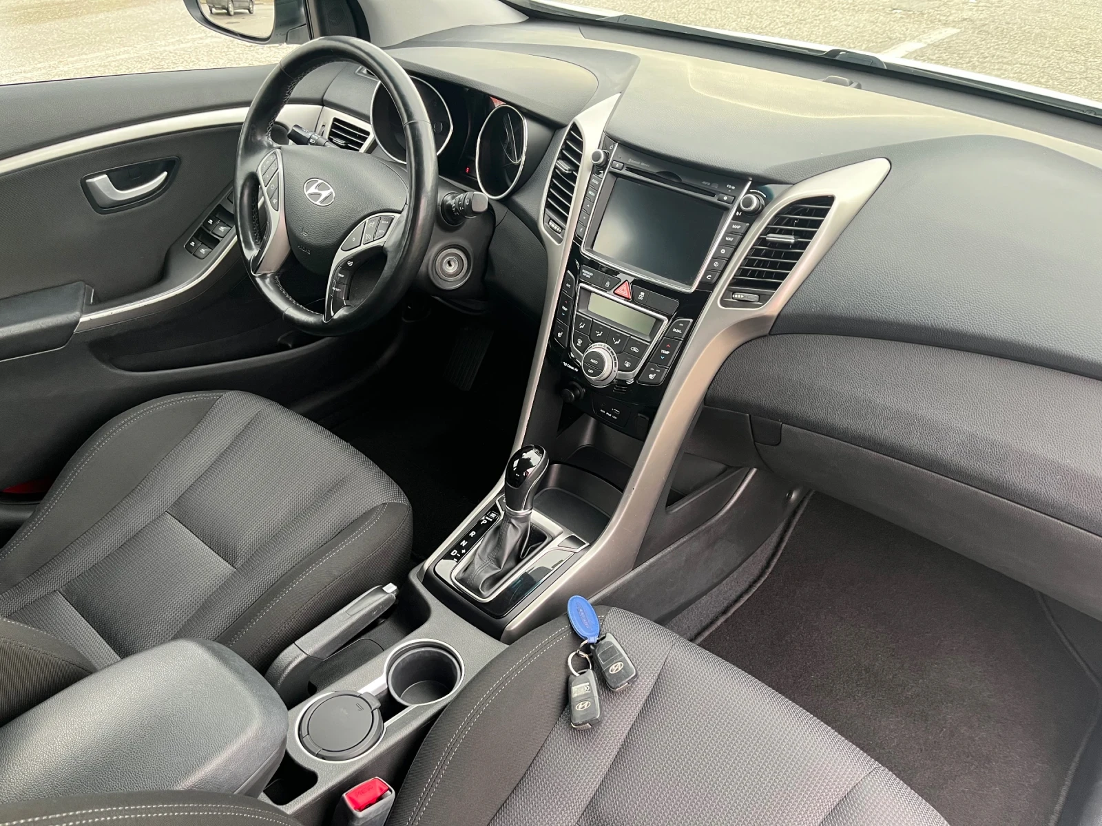 Hyundai I30 1.6D Avtomatik Full - изображение 9