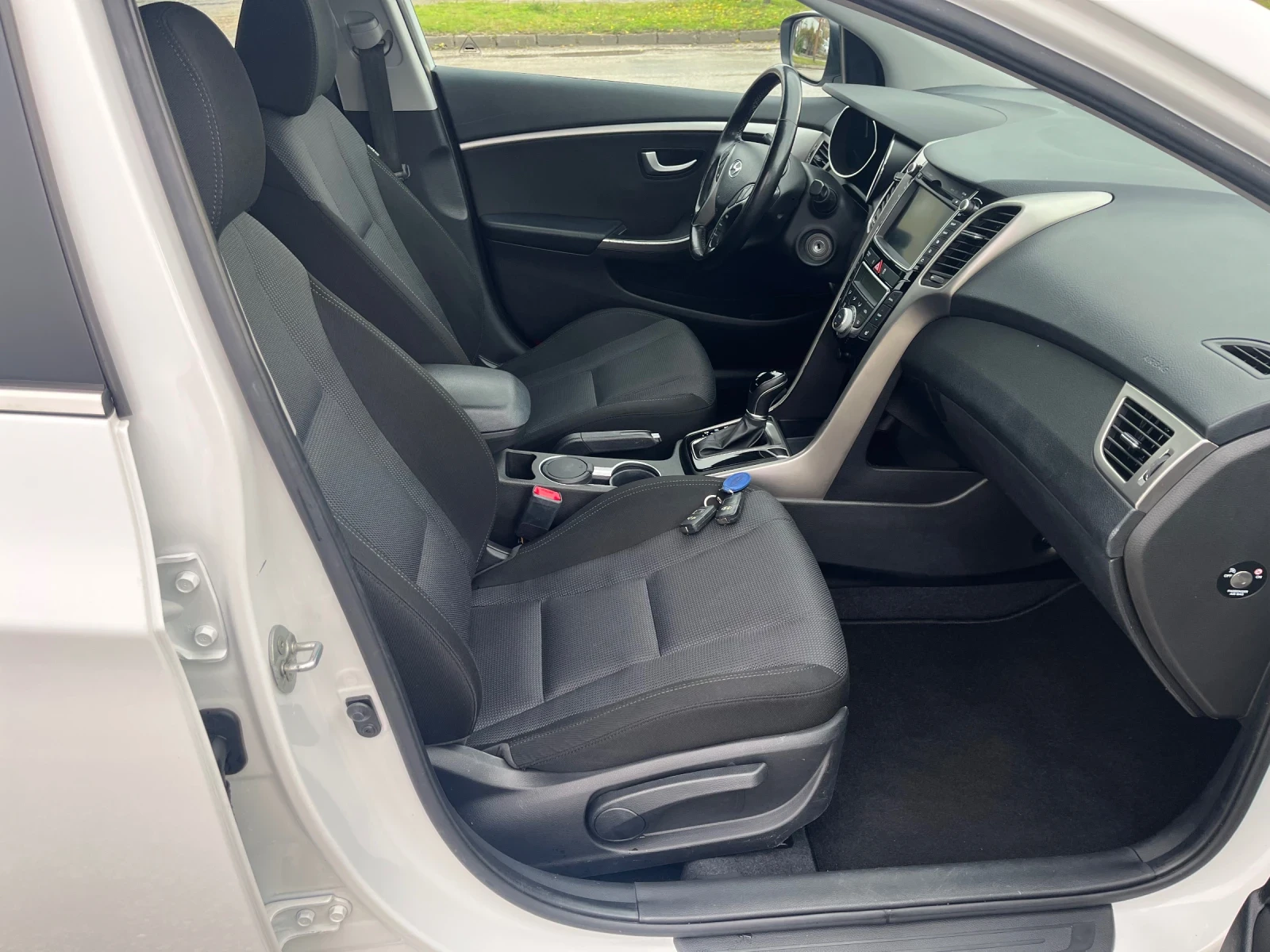 Hyundai I30 1.6D Avtomatik Full - изображение 8