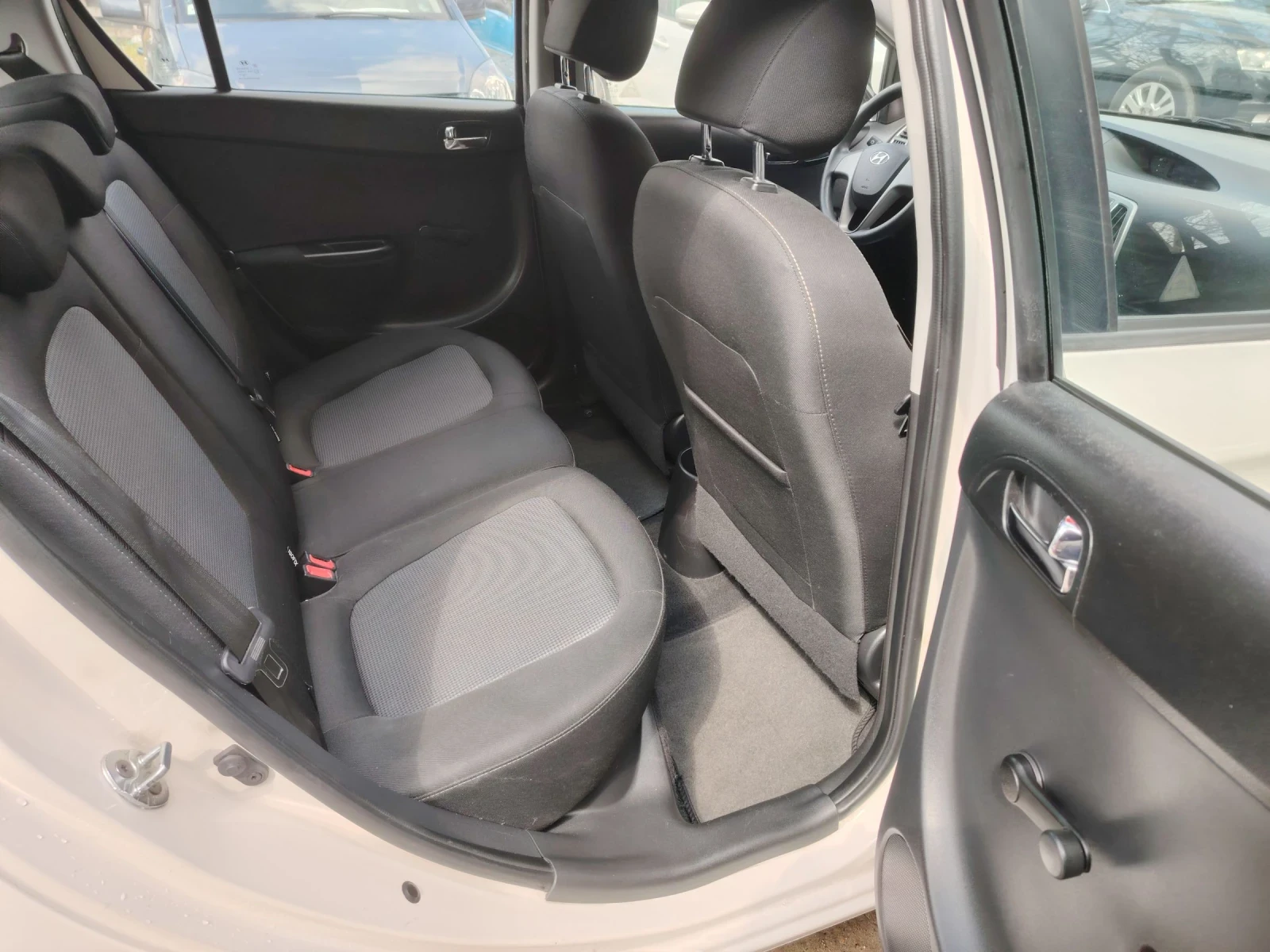 Hyundai I20, снимка 9 - Автомобили и джипове - 53291687