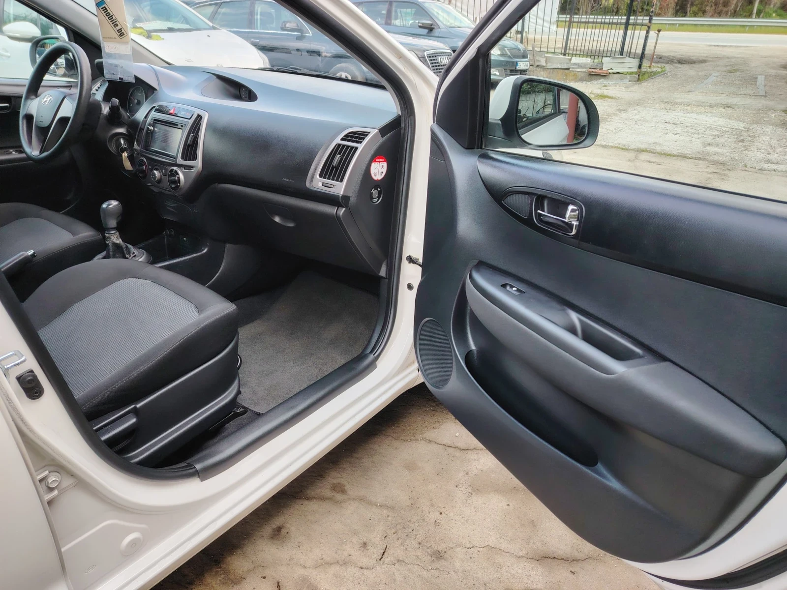 Hyundai I20, снимка 8 - Автомобили и джипове - 53291687