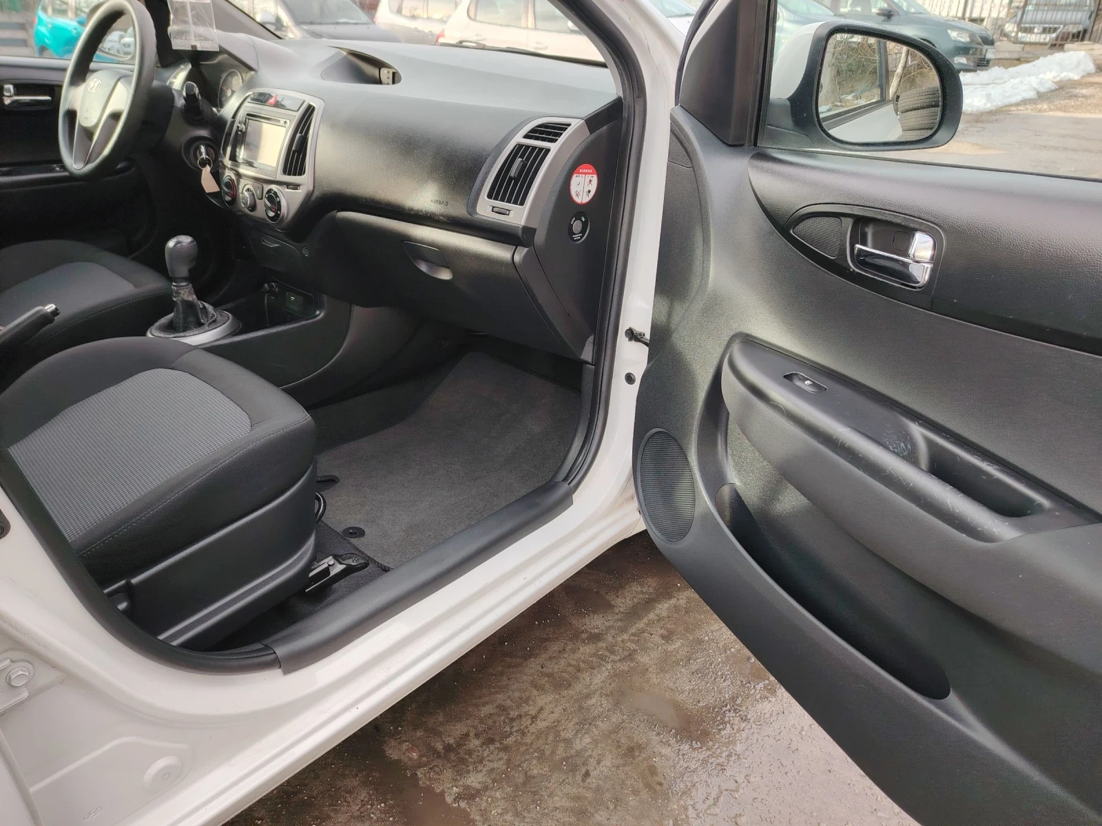 Hyundai I20, снимка 5 - Автомобили и джипове - 53291687