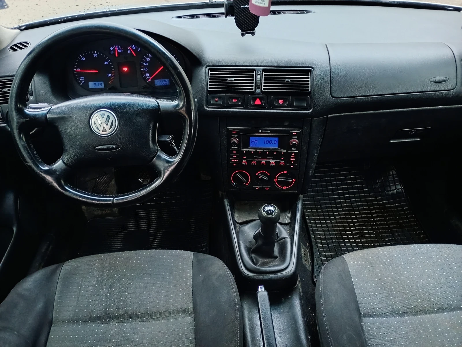 VW Golf 1.9 TDi Климатик Нови Гуми  - изображение 6