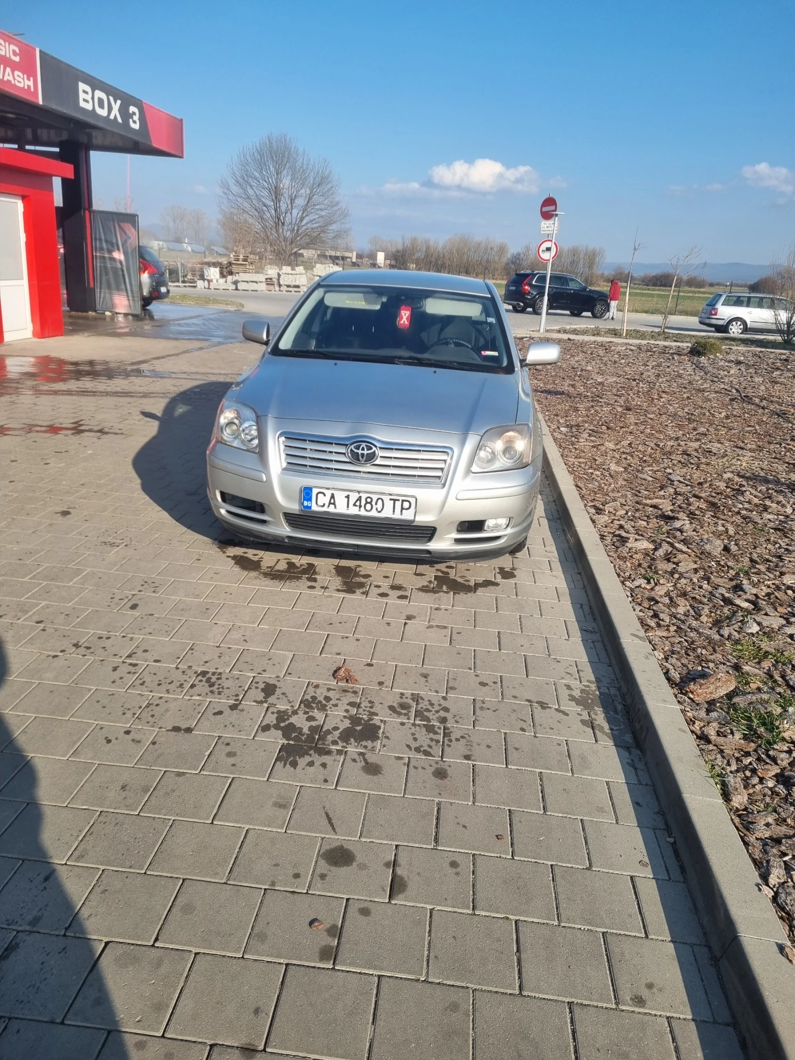 Toyota Avensis 2.0 d4d 116, снимка 2 - Автомобили и джипове - 53848960
