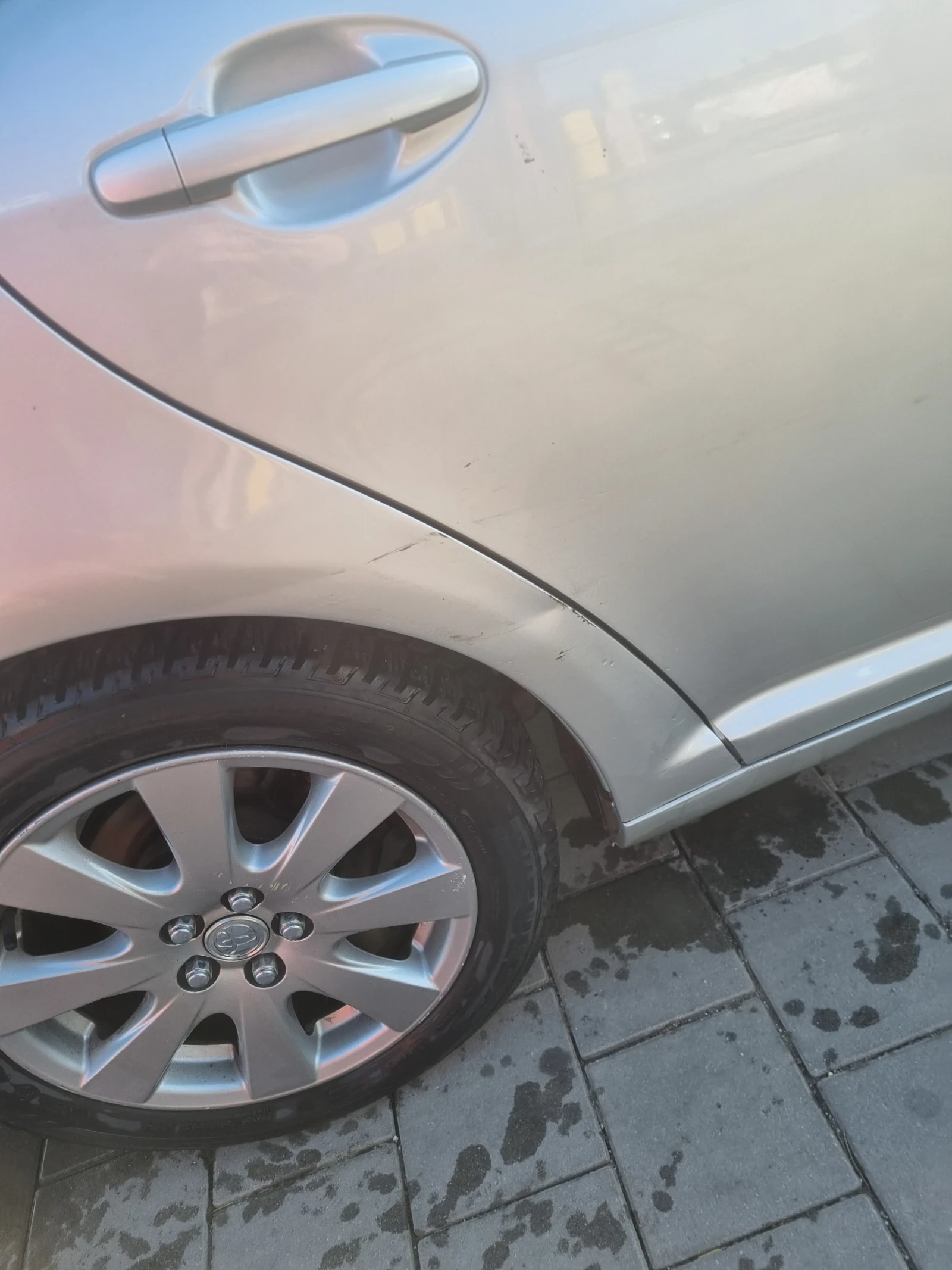 Toyota Avensis 2.0 d4d 116, снимка 12 - Автомобили и джипове - 53848960