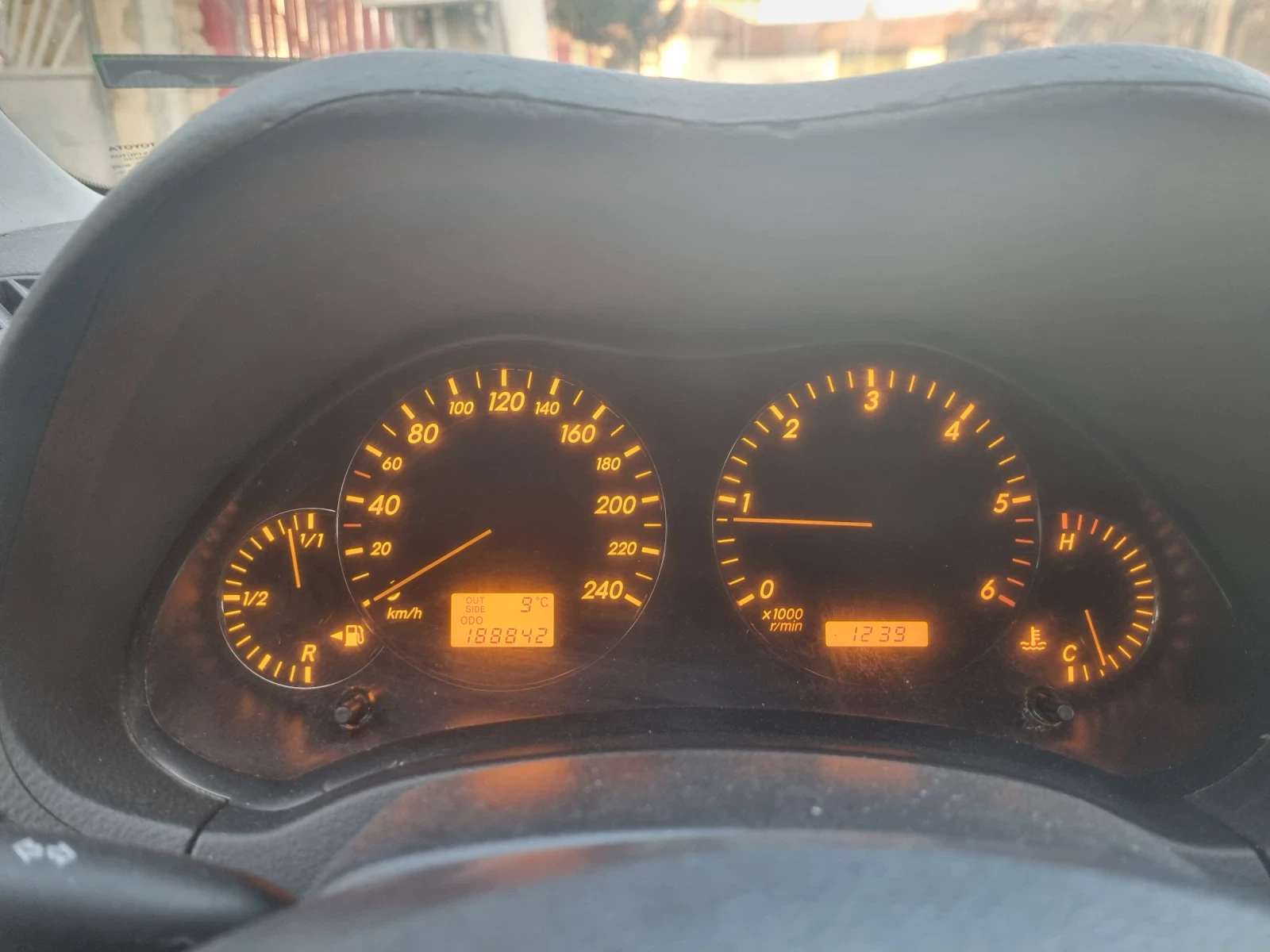 Toyota Avensis 2.0 d4d 116, снимка 10 - Автомобили и джипове - 53848960