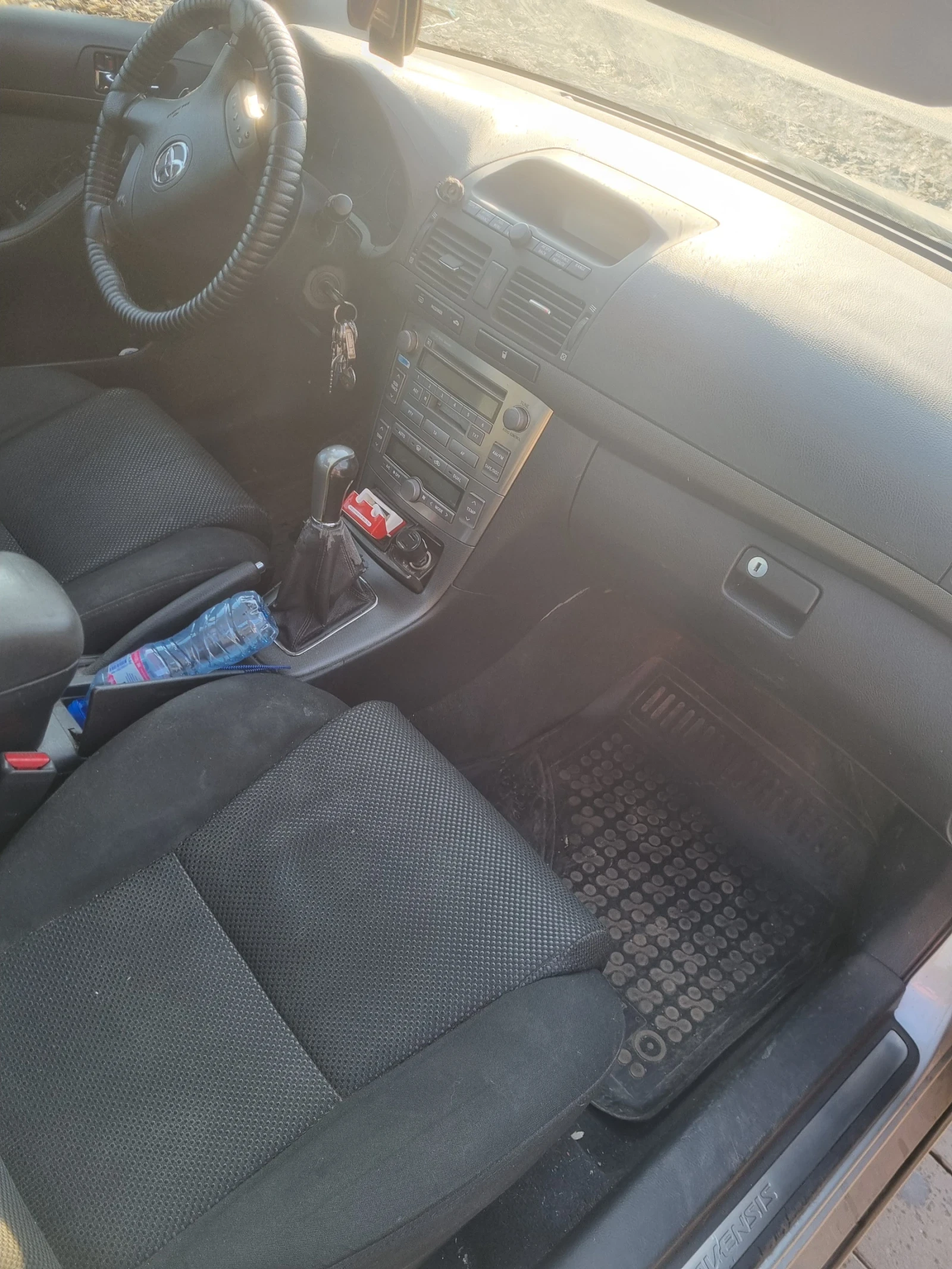 Toyota Avensis 2.0 d4d 116, снимка 8 - Автомобили и джипове - 53848960