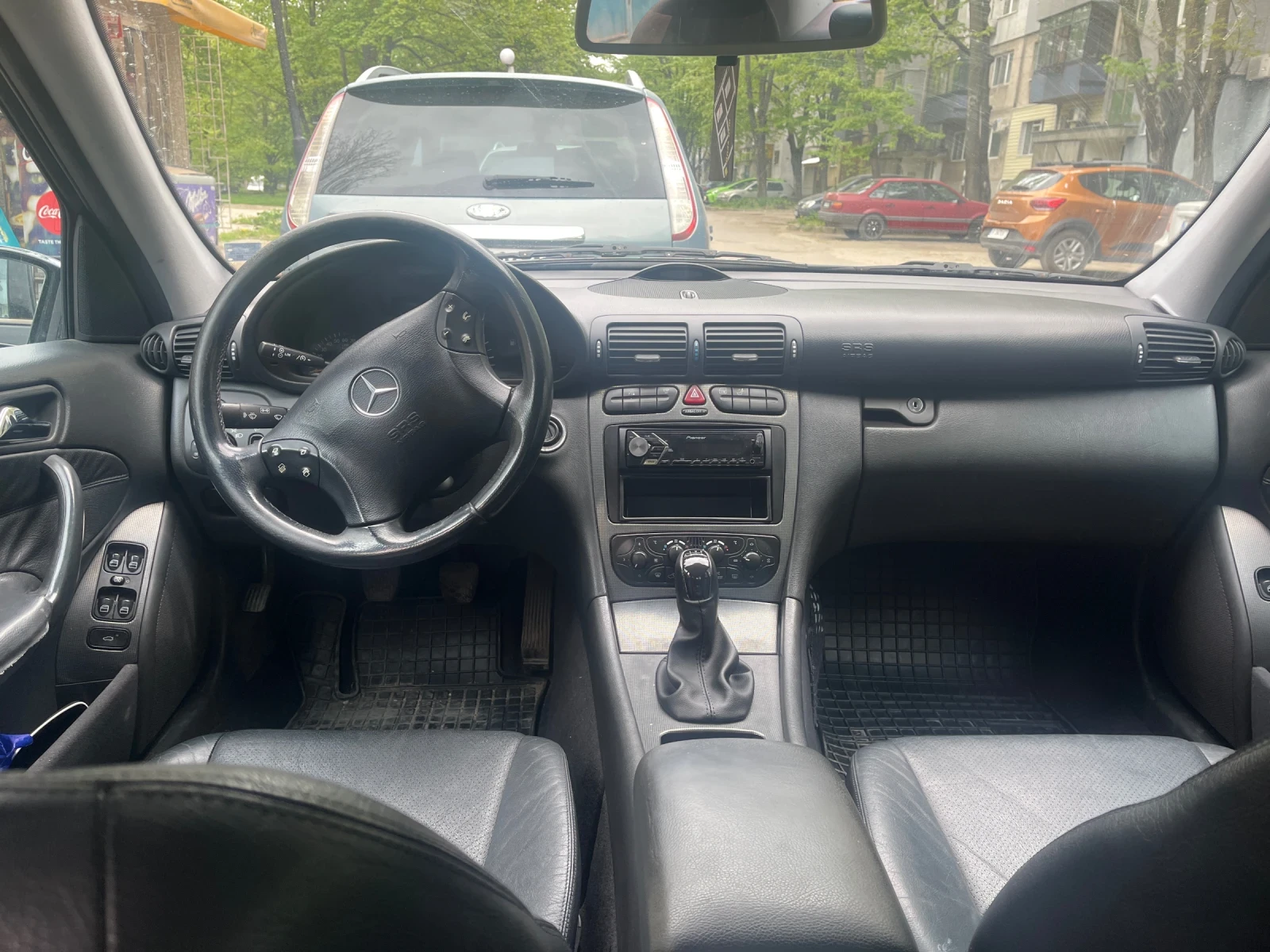 Mercedes-Benz C 200 Kompressor, снимка 8 - Автомобили и джипове - 54266295