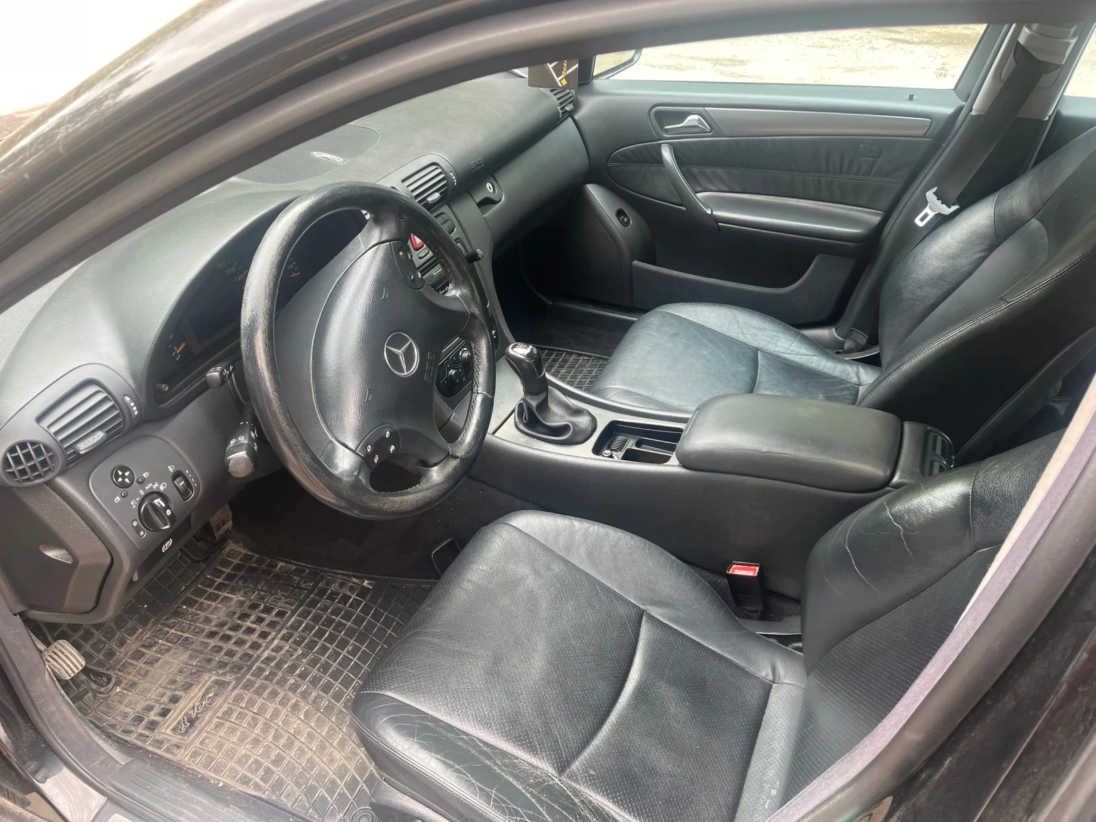 Mercedes-Benz C 200 Kompressor, снимка 6 - Автомобили и джипове - 54266295