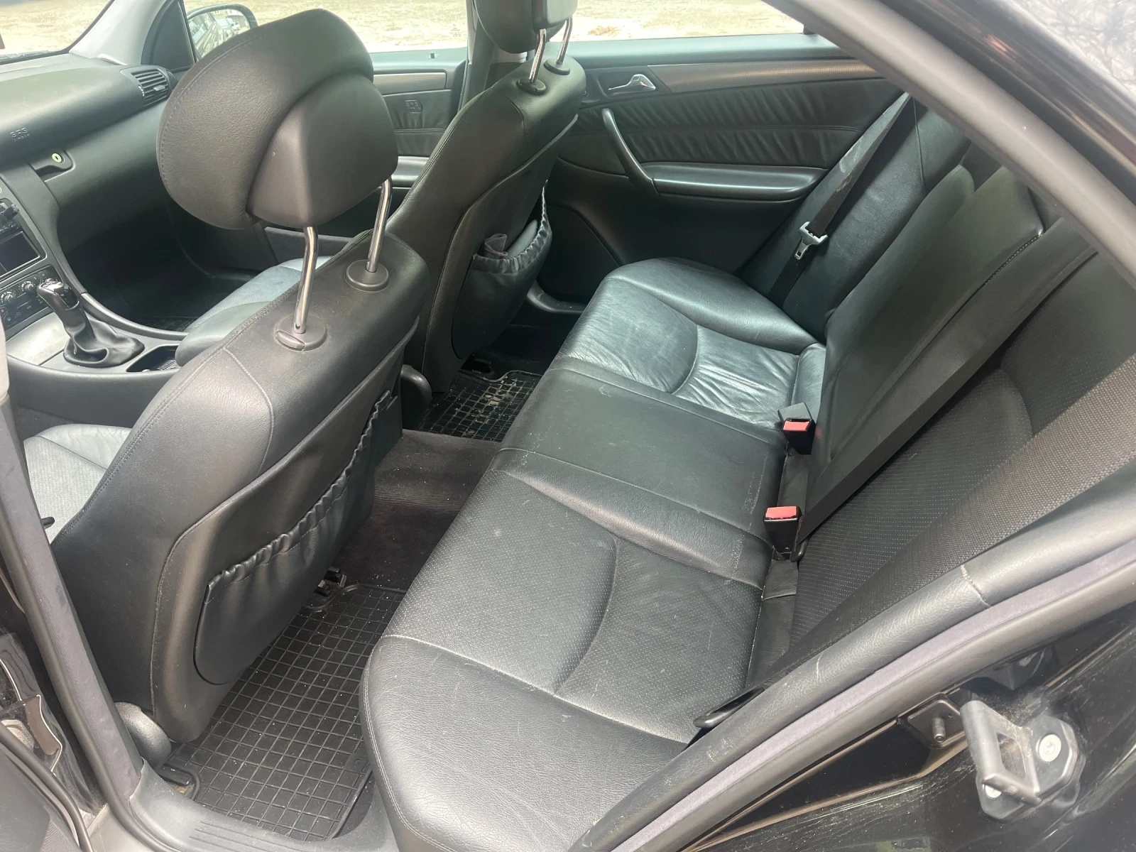 Mercedes-Benz C 200 Kompressor, снимка 7 - Автомобили и джипове - 54266295