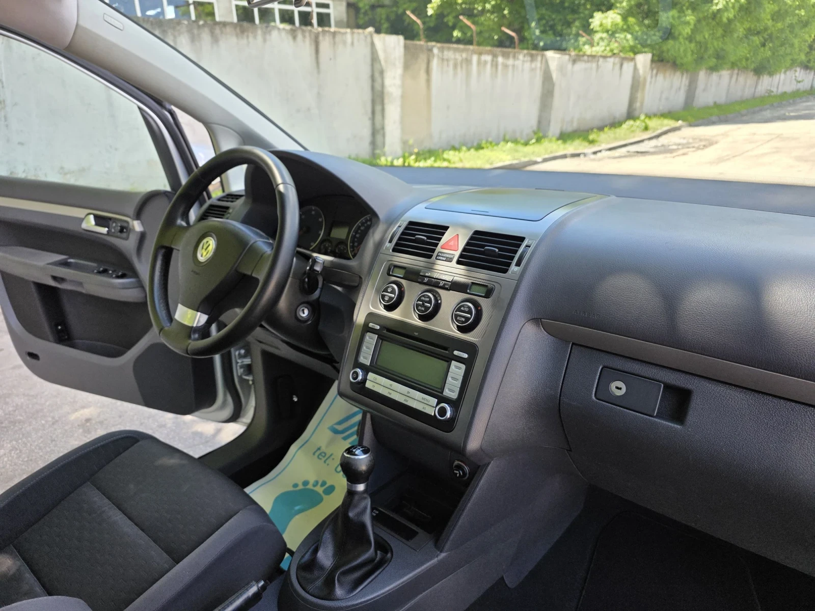 VW Touran 1.9TDI-105kc FACE 6+ 1места, снимка 16 - Автомобили и джипове - 54481436