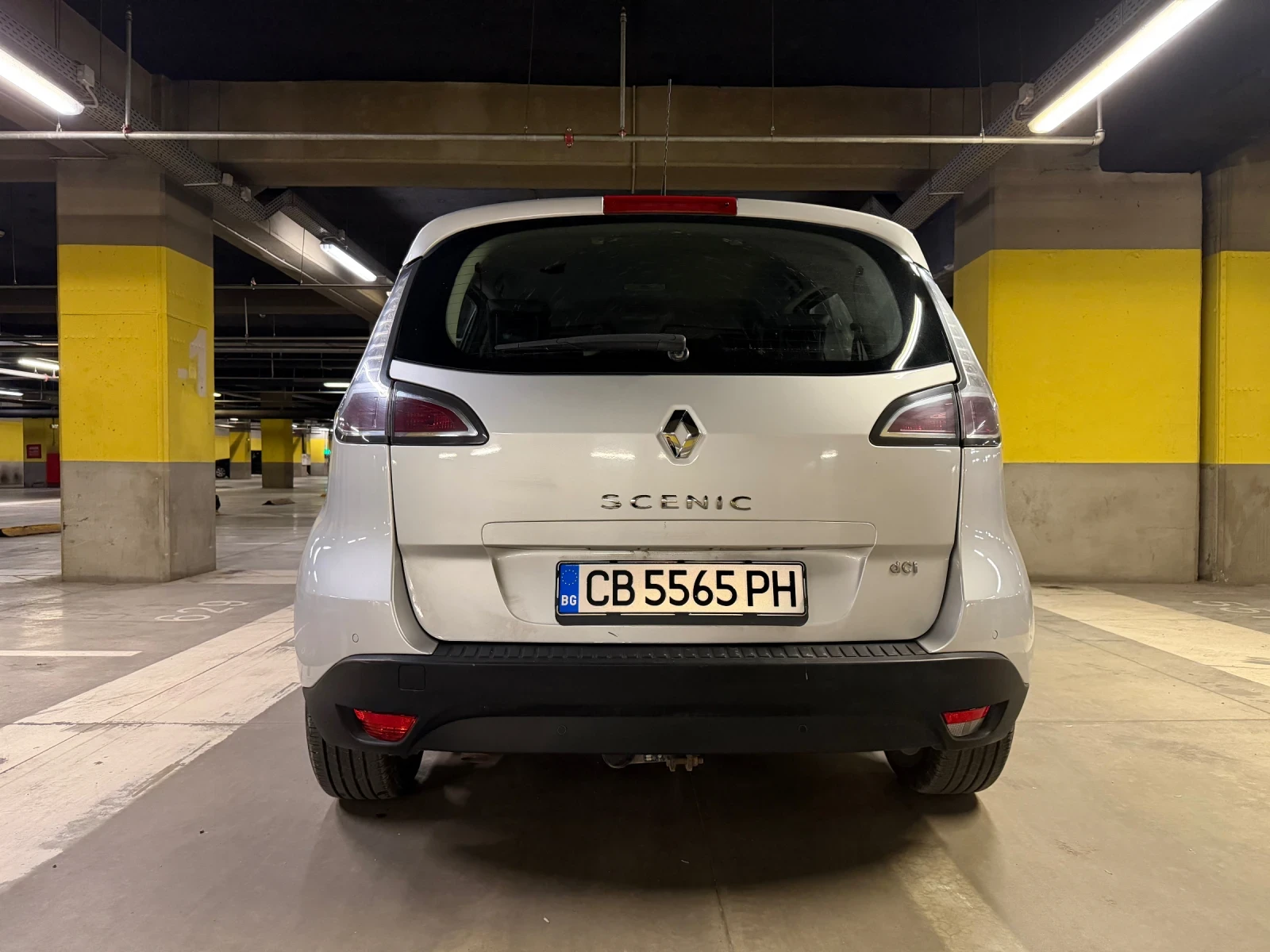 Renault Scenic 1.5DCI, снимка 4 - Автомобили и джипове - 54502807