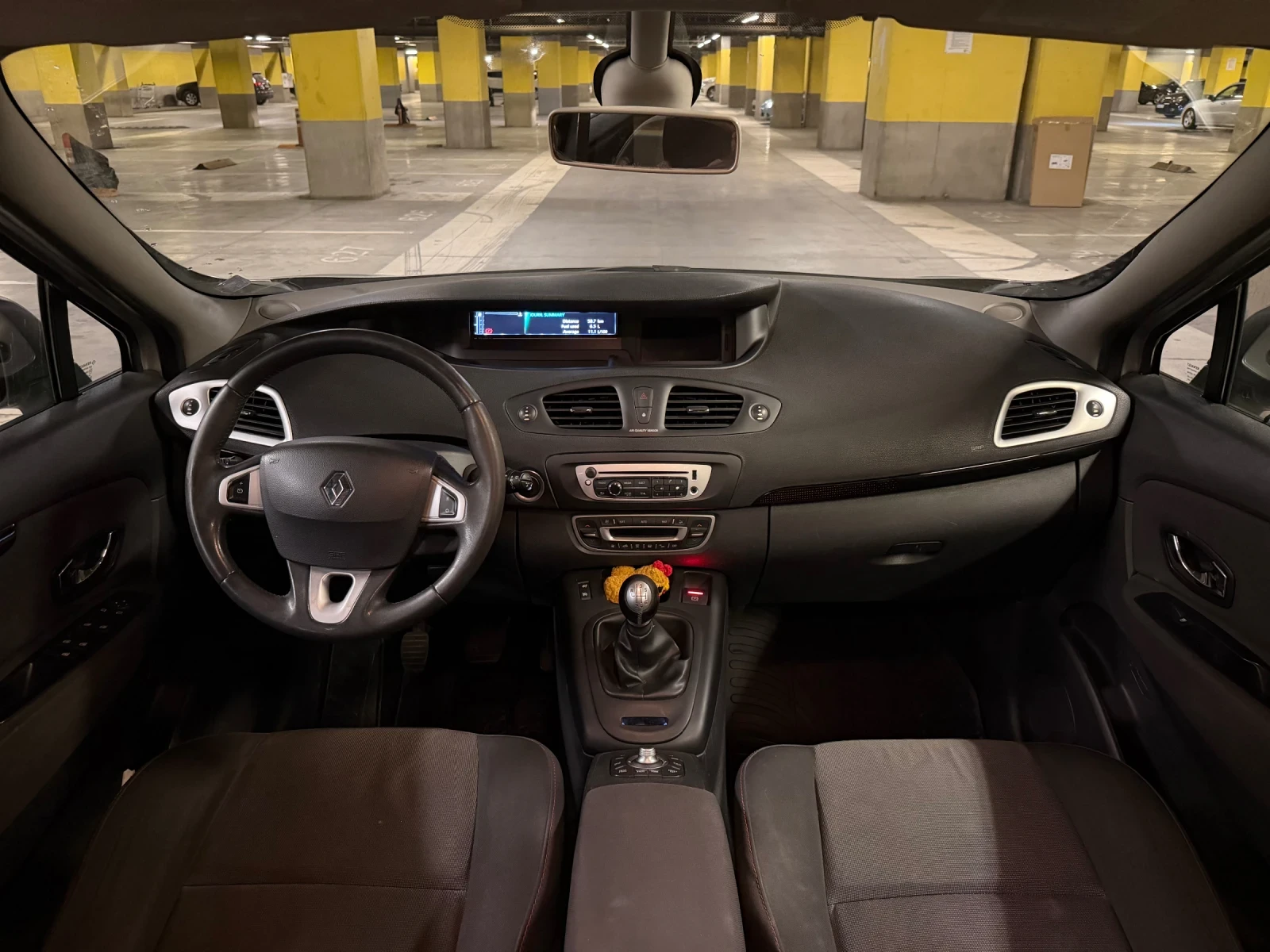 Renault Scenic 1.5DCI, снимка 9 - Автомобили и джипове - 54502807