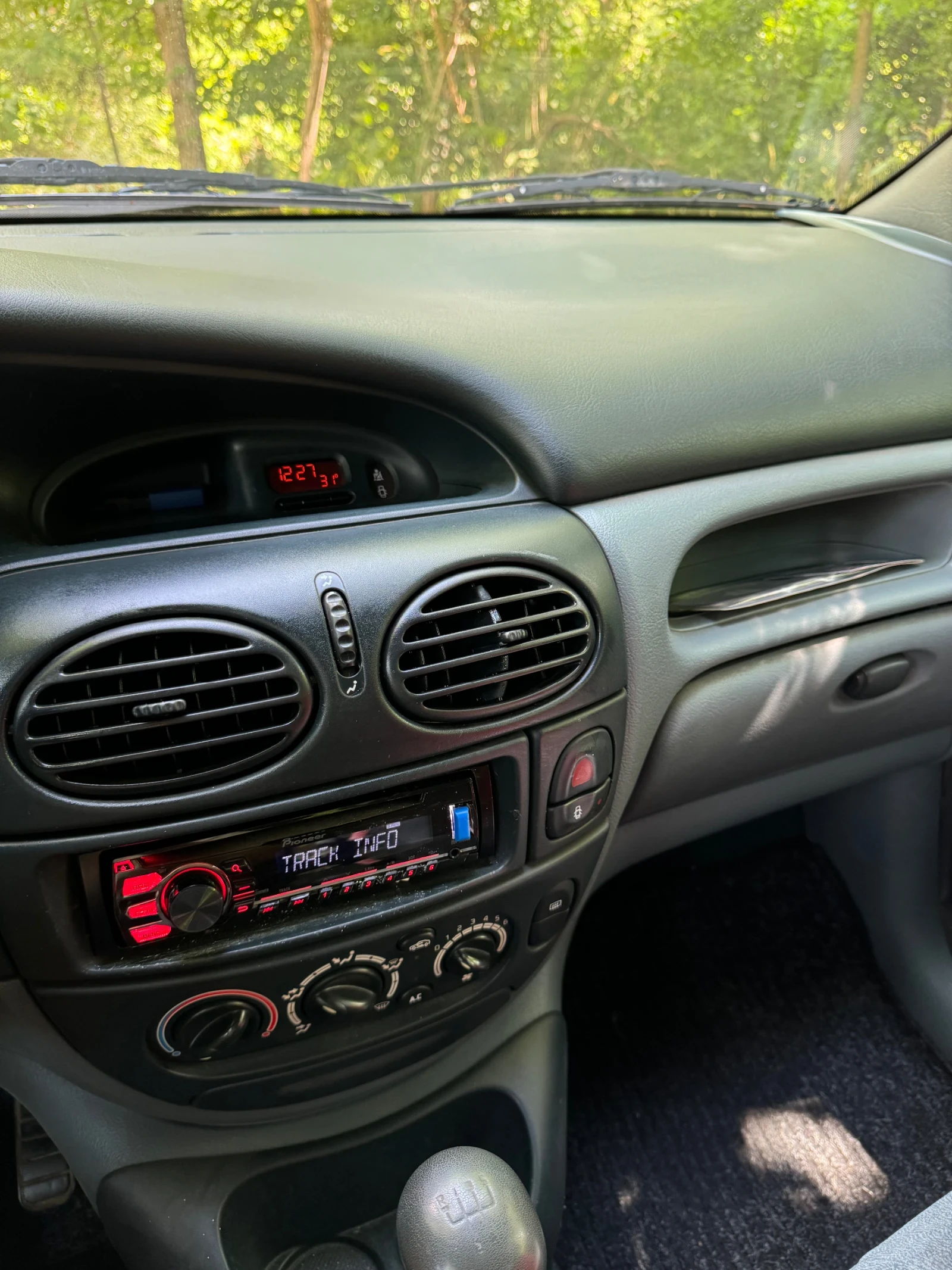 Renault Megane, снимка 7 - Автомобили и джипове - 55386697