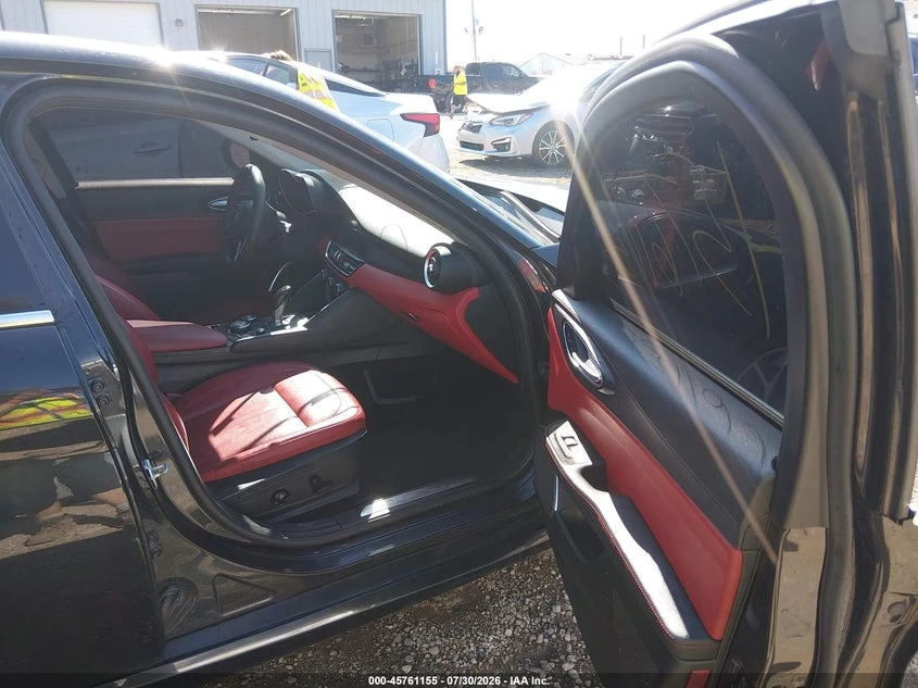 Alfa Romeo Giulia 2.0l Rwd, снимка 5 - Автомобили и джипове - 55586717