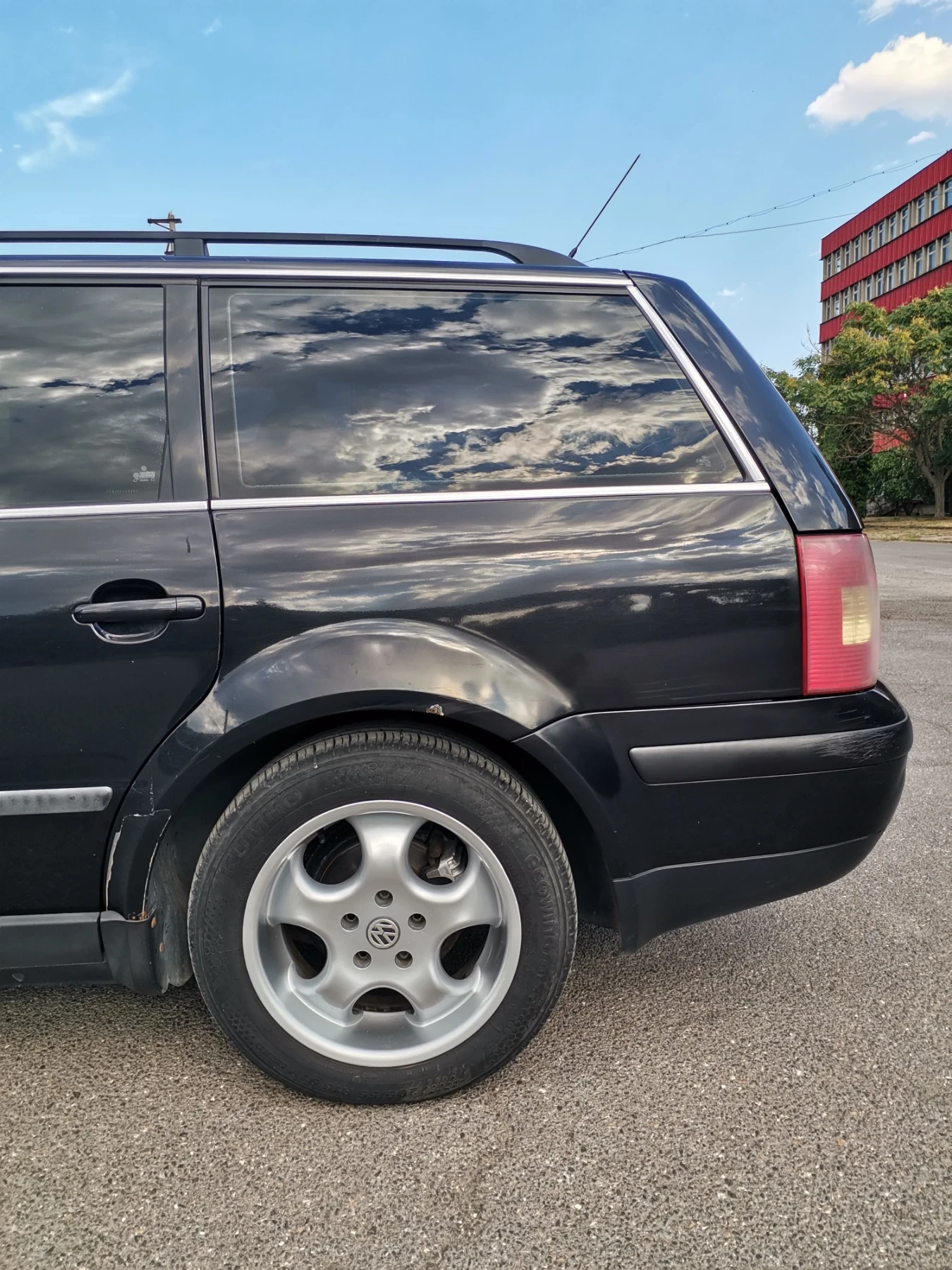 VW Passat 1, 9 TDI, снимка 14 - Автомобили и джипове - 55836552