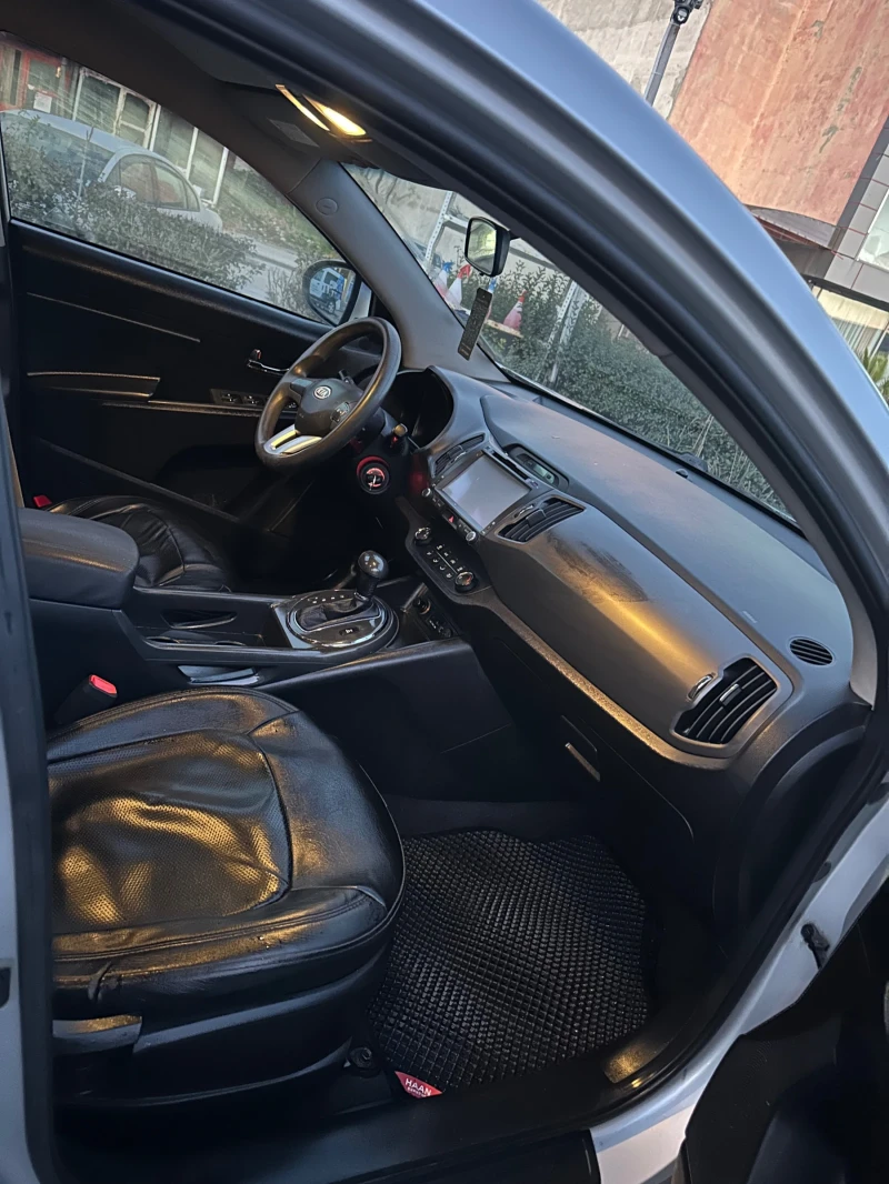 Kia Sportage 2.0  4x4, снимка 7 - Автомобили и джипове - 53154618