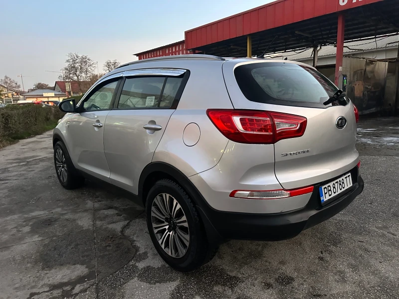 Kia Sportage 2.0  4x4, снимка 4 - Автомобили и джипове - 53154618