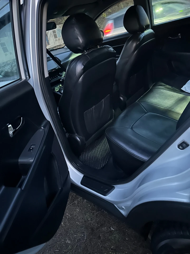 Kia Sportage 2.0  4x4, снимка 15 - Автомобили и джипове - 53154618