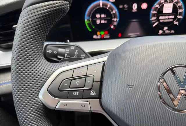 VW Tayron R-LINE/204HP/MASSAGE/7S/PANO/MEMO/360/HUD/LED/445g - изображение 5