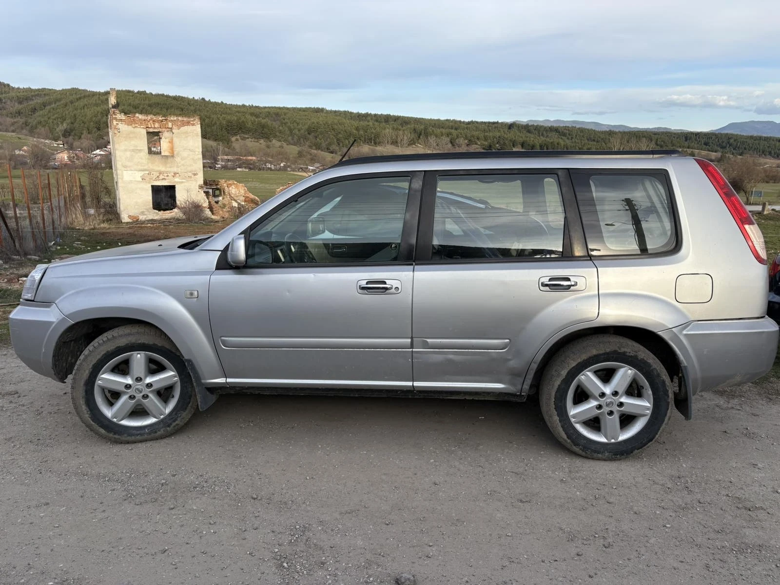 Nissan X-trail 2.2Di, снимка 4 - Автомобили и джипове - 52833647