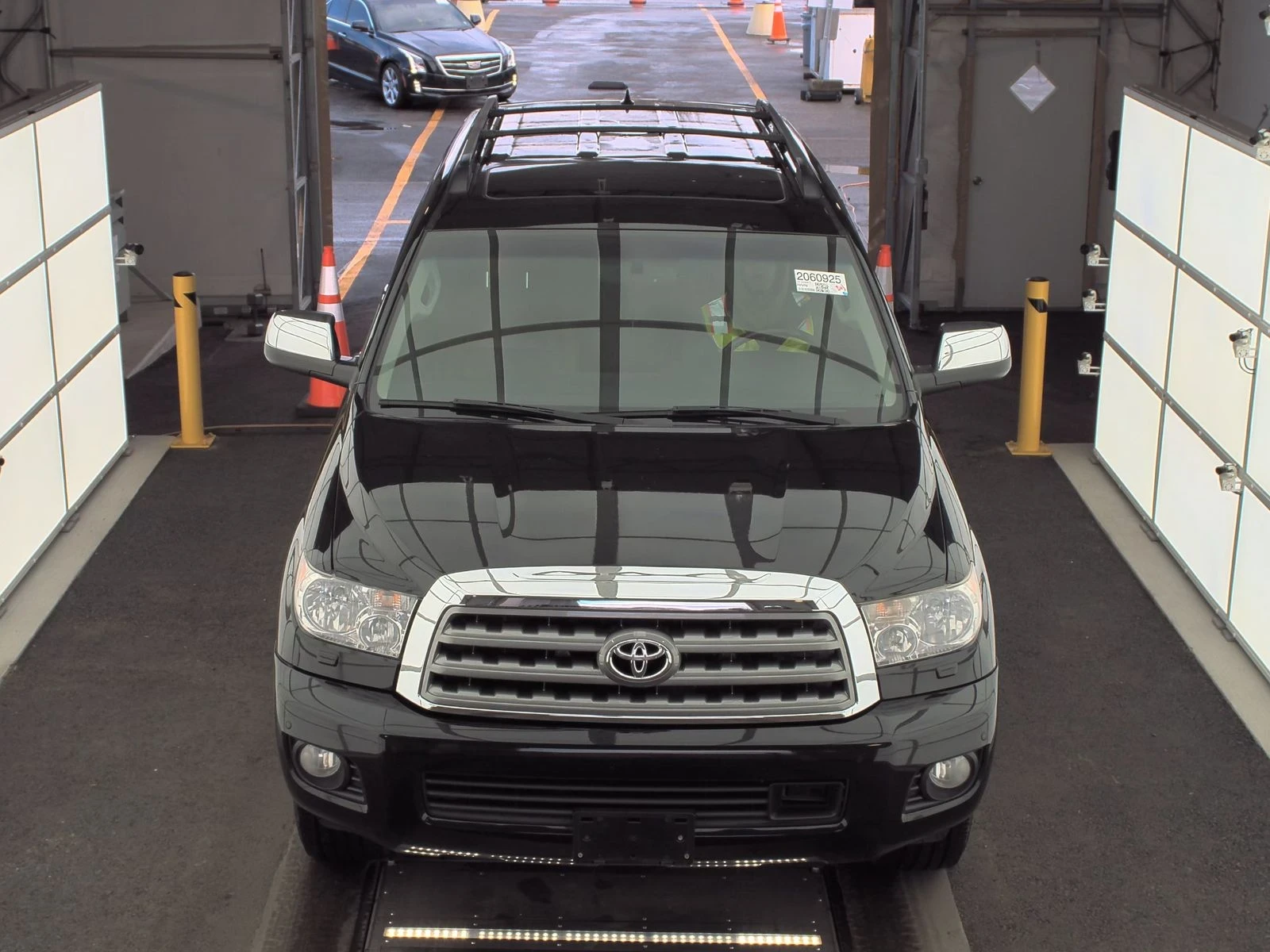 Toyota Sequoia  - изображение 2