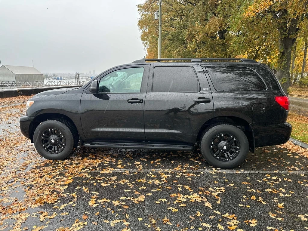 Toyota Sequoia * SR5 * CARFAX * БЕЗ ПЪРВОНАЧАЛНА ВНОСКА - изображение 2