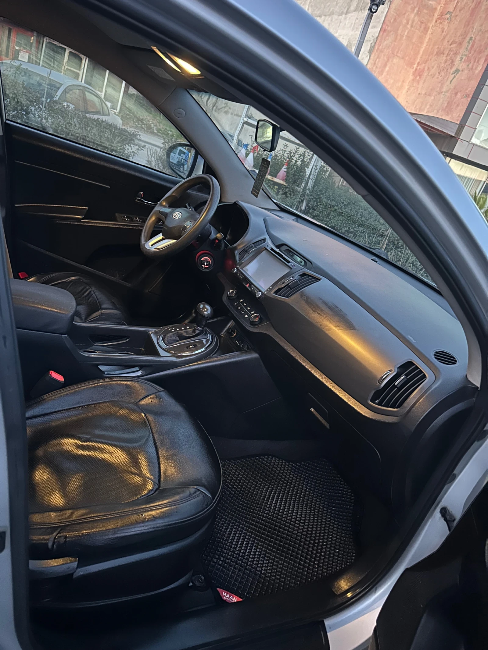 Kia Sportage 2.0  4x4 - изображение 7