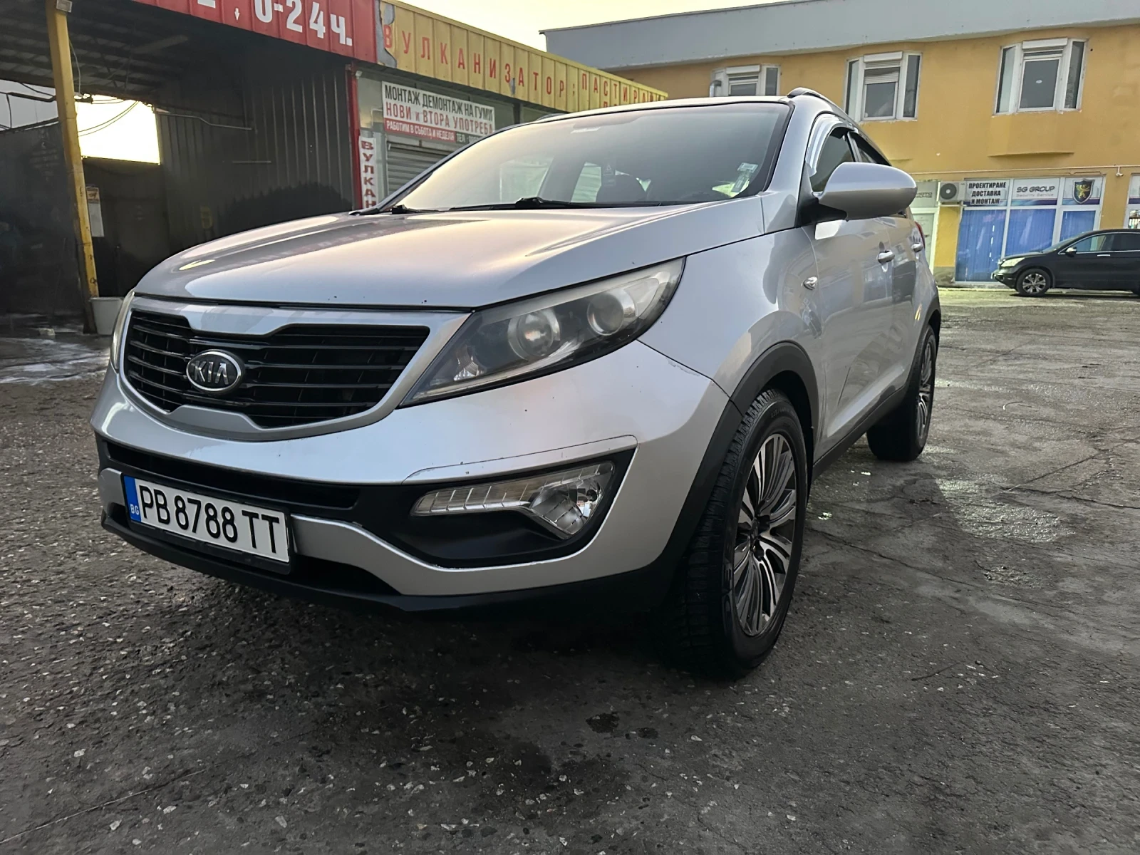 Kia Sportage 2.0  4x4 - изображение 2