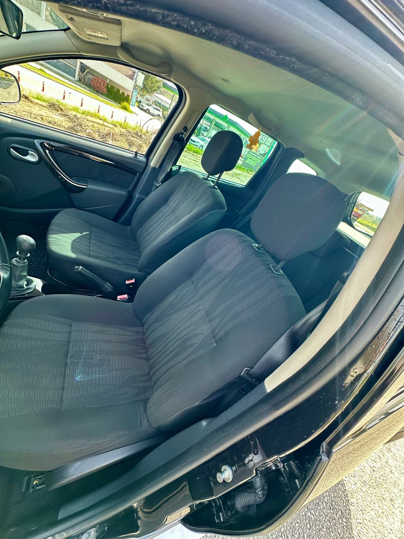 Dacia Duster 1.5 DCi 4* 4 2011 175 хил км  ТОП СЪСТОЯНИЕ, снимка 10 - Автомобили и джипове - 53965053