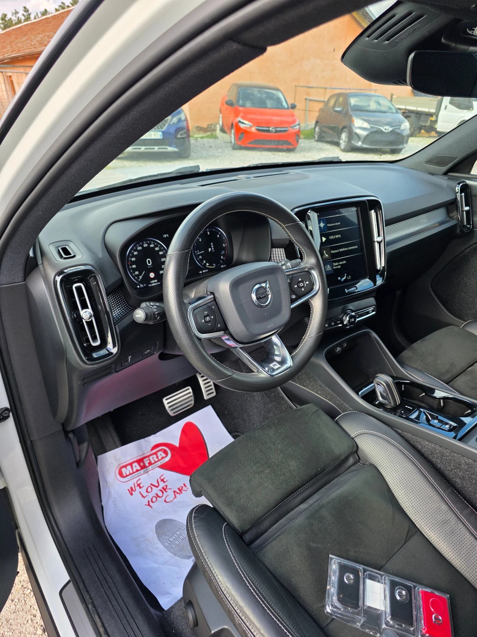 Volvo XC40 2.0� 190�� 4�4 R-design | Mobile.bg � ����������� 8