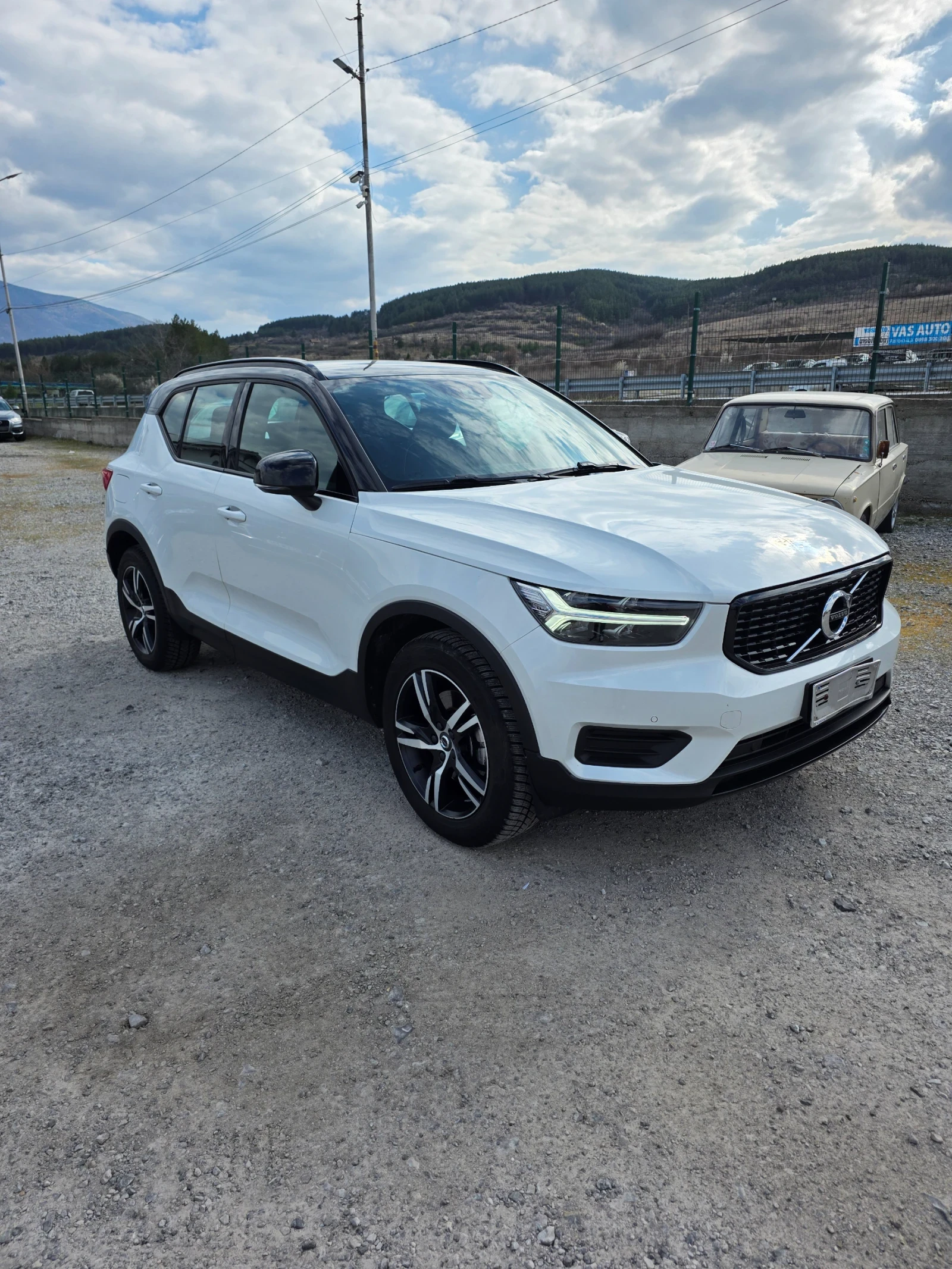 Volvo XC40 2.0� 190�� 4�4 R-design | Mobile.bg � ����������� 2