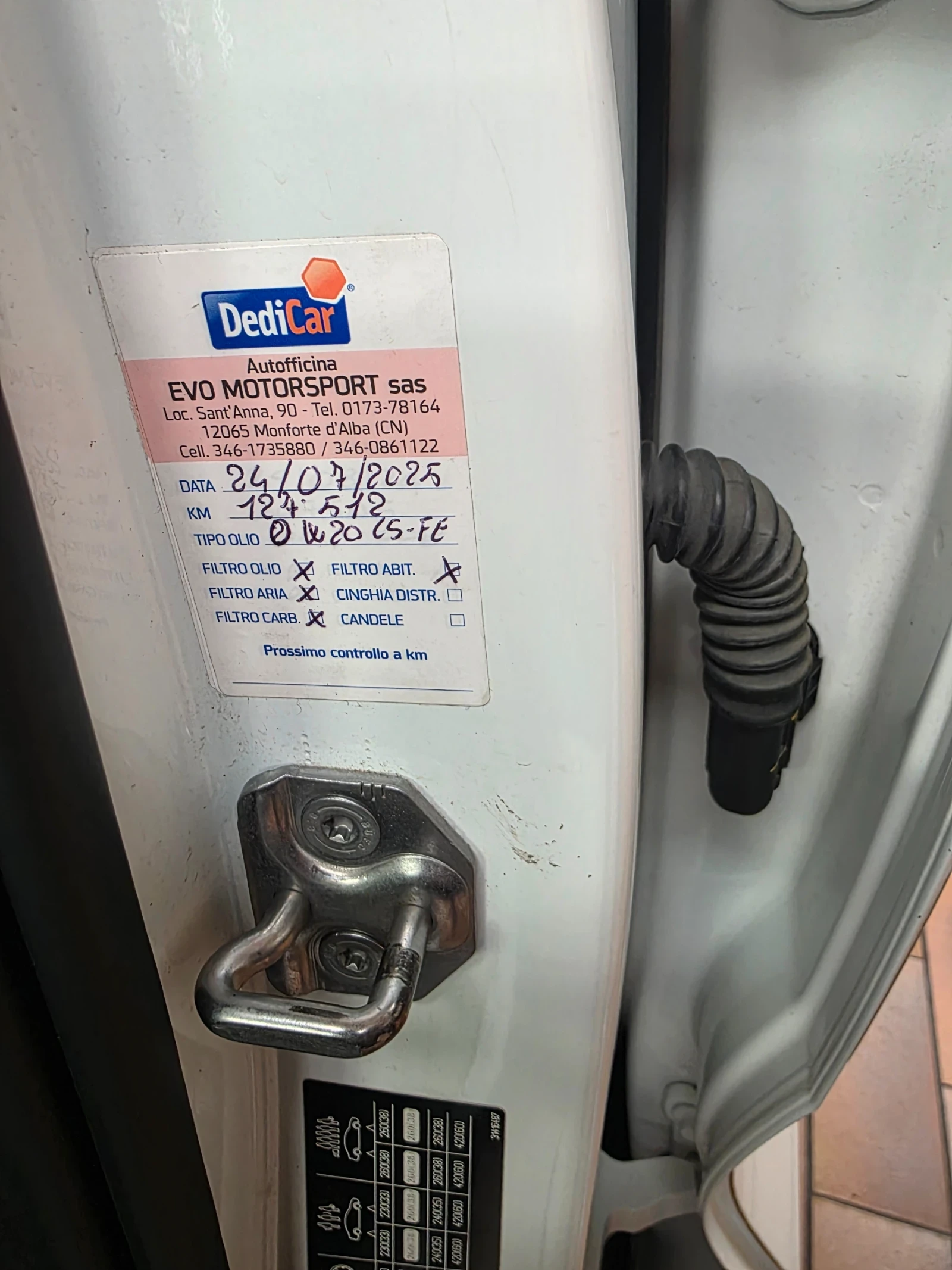 Volvo XC40 2.0д 190кс 4х4 R-design, снимка 16 - Автомобили и джипове - 53965758