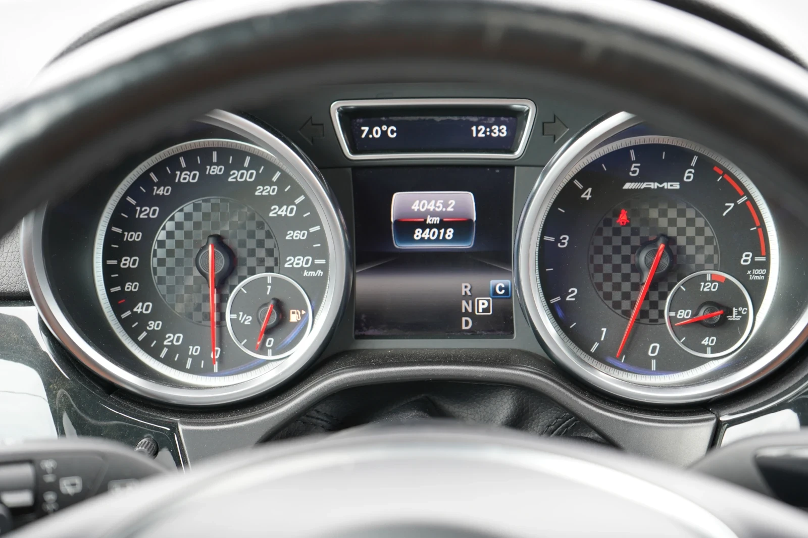 Mercedes-Benz GLE 43 AMG 4M* PANO* 360 CAMERA* KEYLESS* HARMAN KARDON, снимка 11 - Автомобили и джипове - 54039883