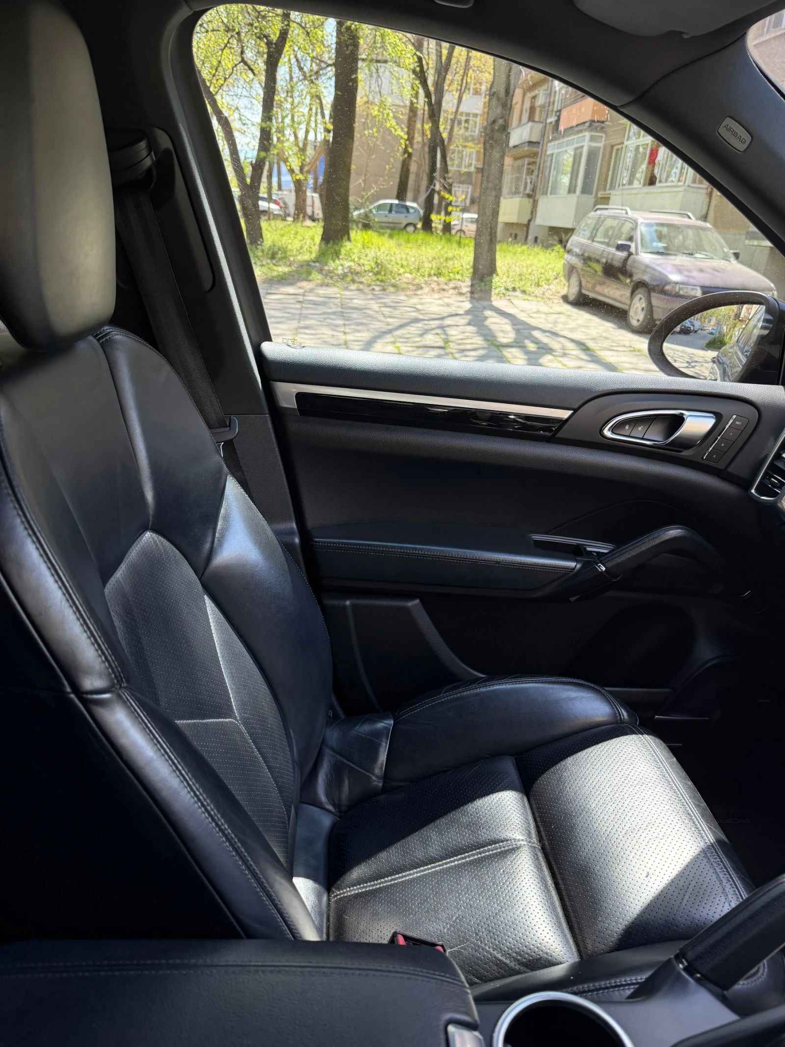 Porsche Cayenne, снимка 12 - Автомобили и джипове - 54172374