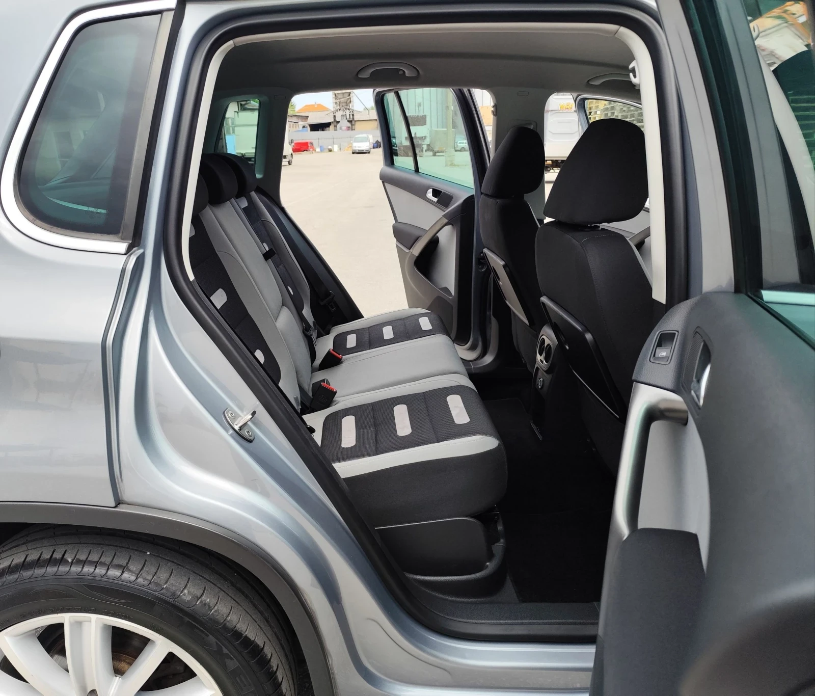 VW Tiguan 2.0TDI-140кс.-4-MOTION-DSG-6, снимка 14 - Автомобили и джипове - 54634410