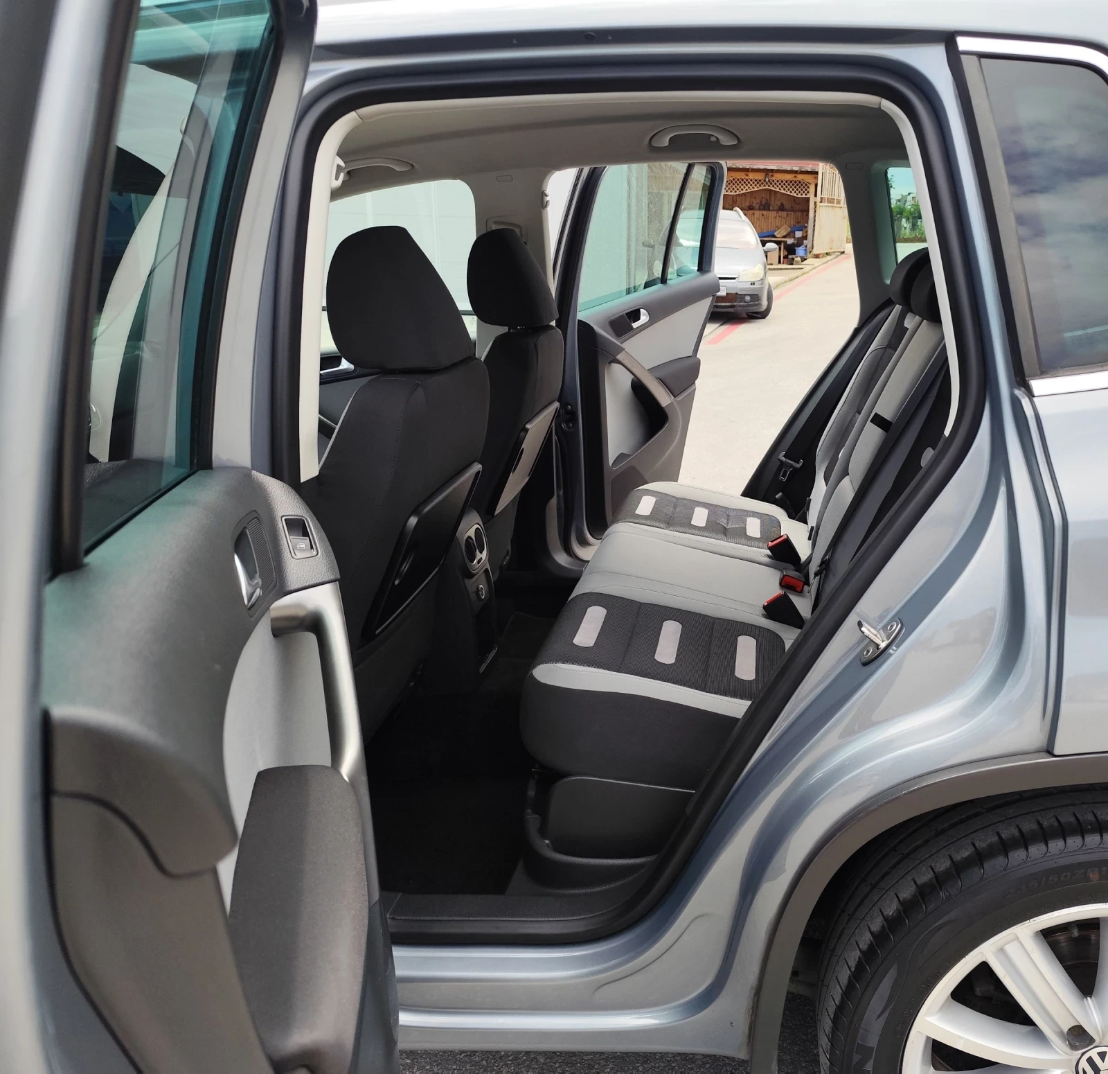 VW Tiguan 2.0TDI-140кс.-4-MOTION-DSG-6, снимка 11 - Автомобили и джипове - 54634410