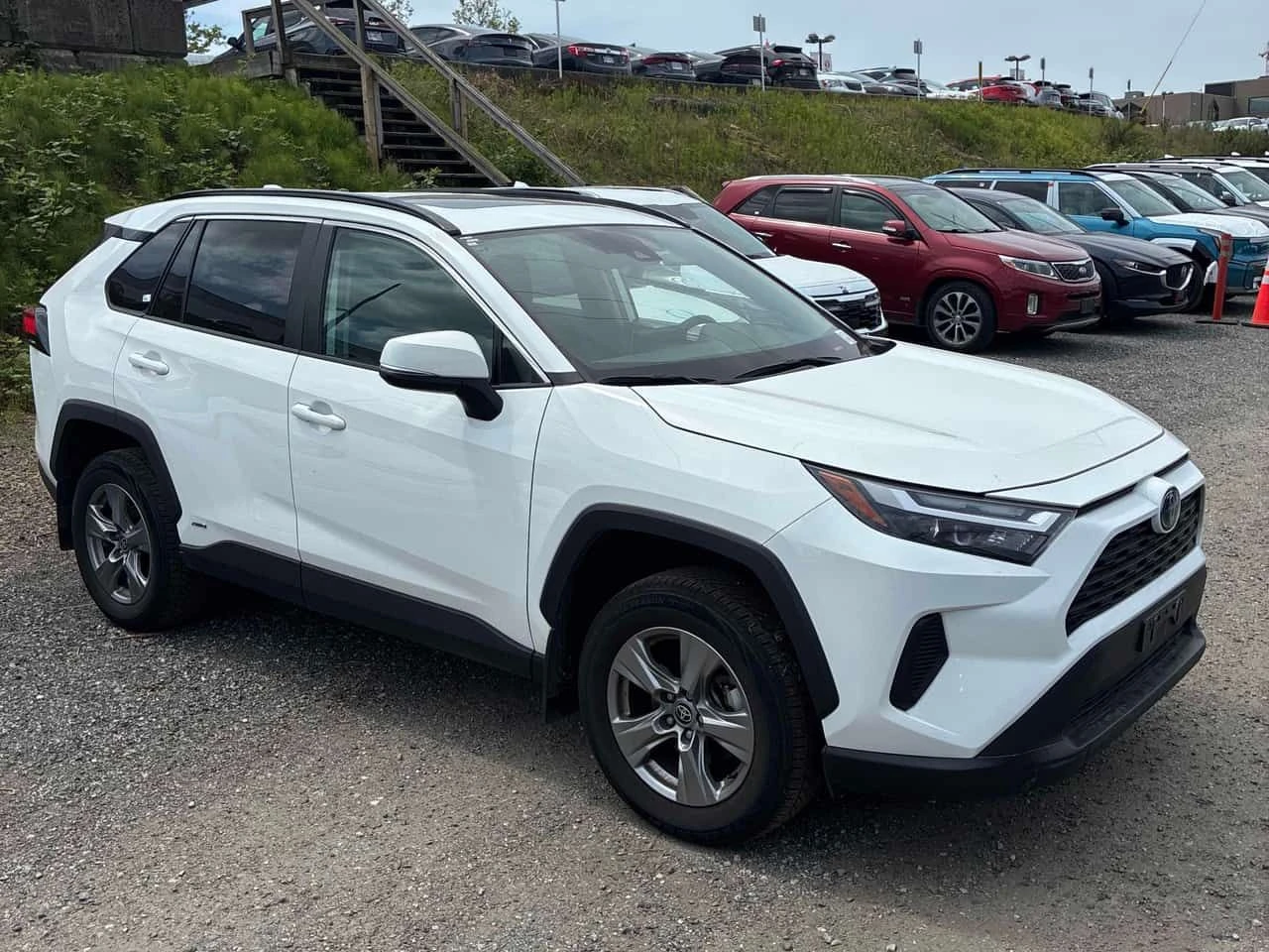 Toyota Rav4 * Hybrid XLE * CARFAX * БЕЗ ПЪРВОНАЧАЛНА ВНОСКА, снимка 3 - Автомобили и джипове - 54666304