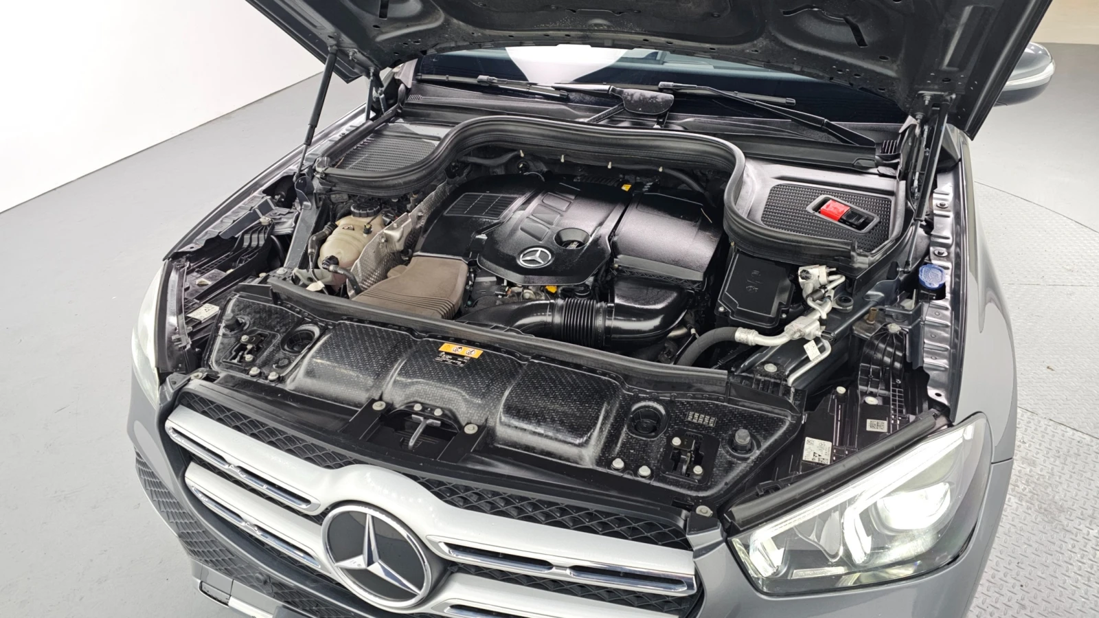 Mercedes-Benz GLE GLE300d 4MATIC | LED | подгрев | Кожа | Memory, снимка 5 - Автомобили и джипове - 56068162
