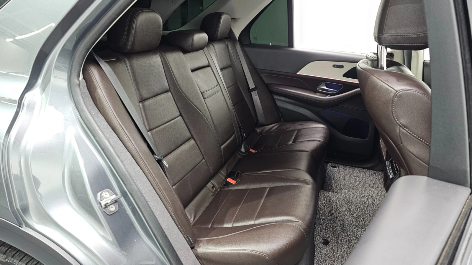 Mercedes-Benz GLE GLE300d 4MATIC | LED | подгрев | Кожа | Memory, снимка 10 - Автомобили и джипове - 56068162