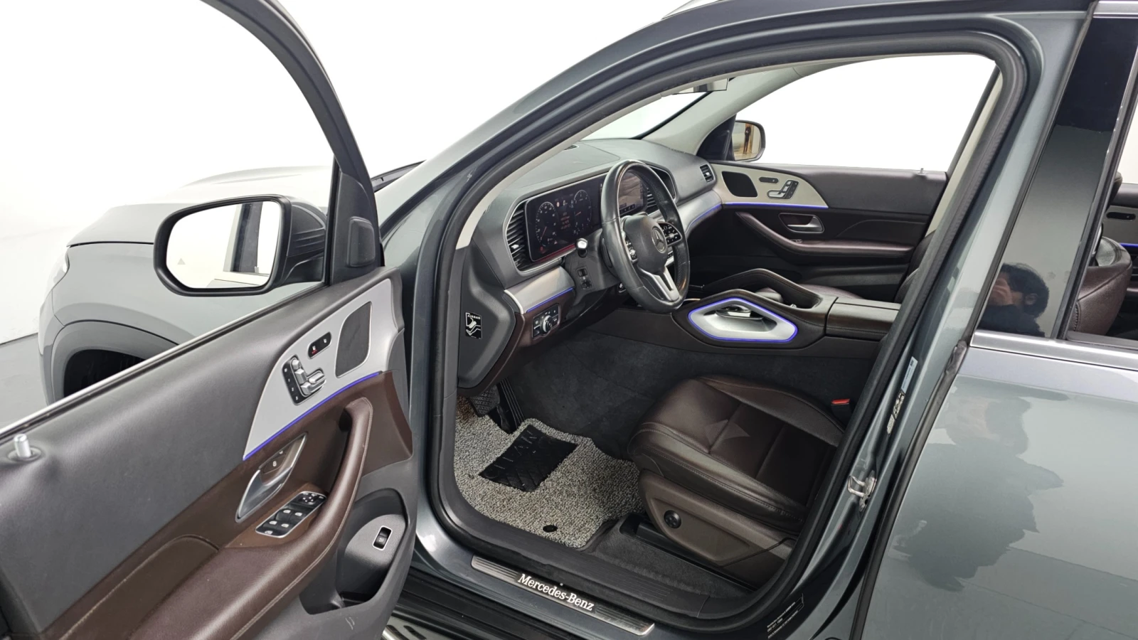Mercedes-Benz GLE GLE300d 4MATIC | LED | подгрев | Кожа | Memory, снимка 8 - Автомобили и джипове - 56068162