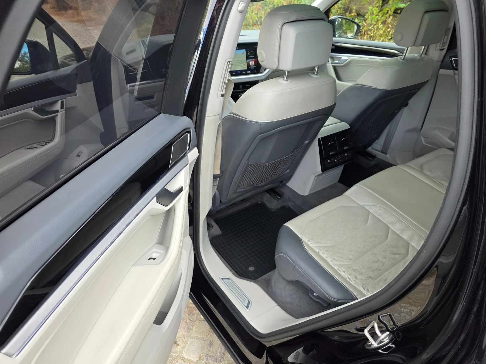 VW Touareg, снимка 10 - Автомобили и джипове - 56183581