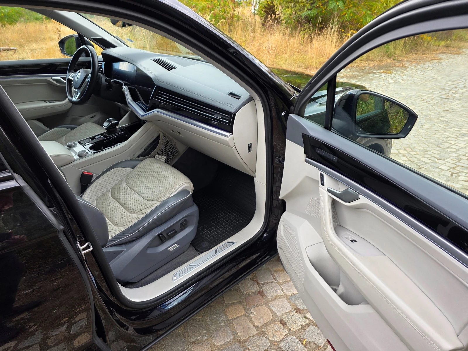 VW Touareg, снимка 8 - Автомобили и джипове - 56183581