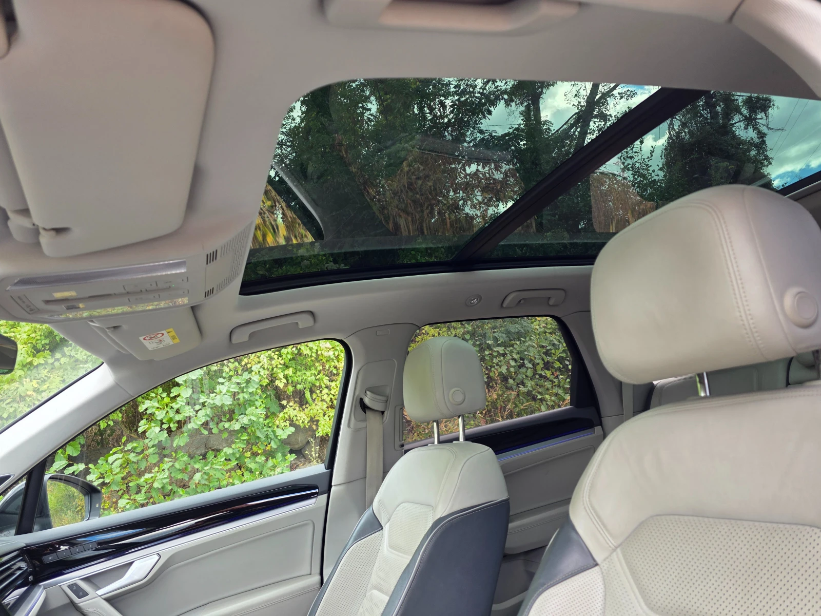 VW Touareg, снимка 14 - Автомобили и джипове - 56183581
