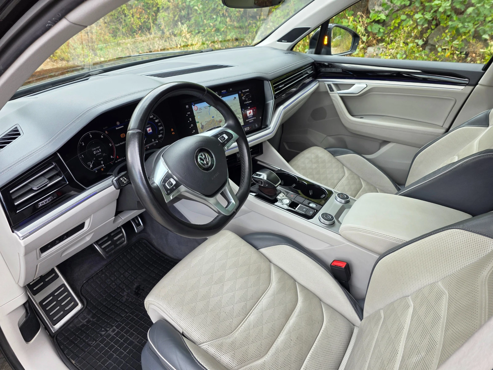 VW Touareg, снимка 6 - Автомобили и джипове - 56183581