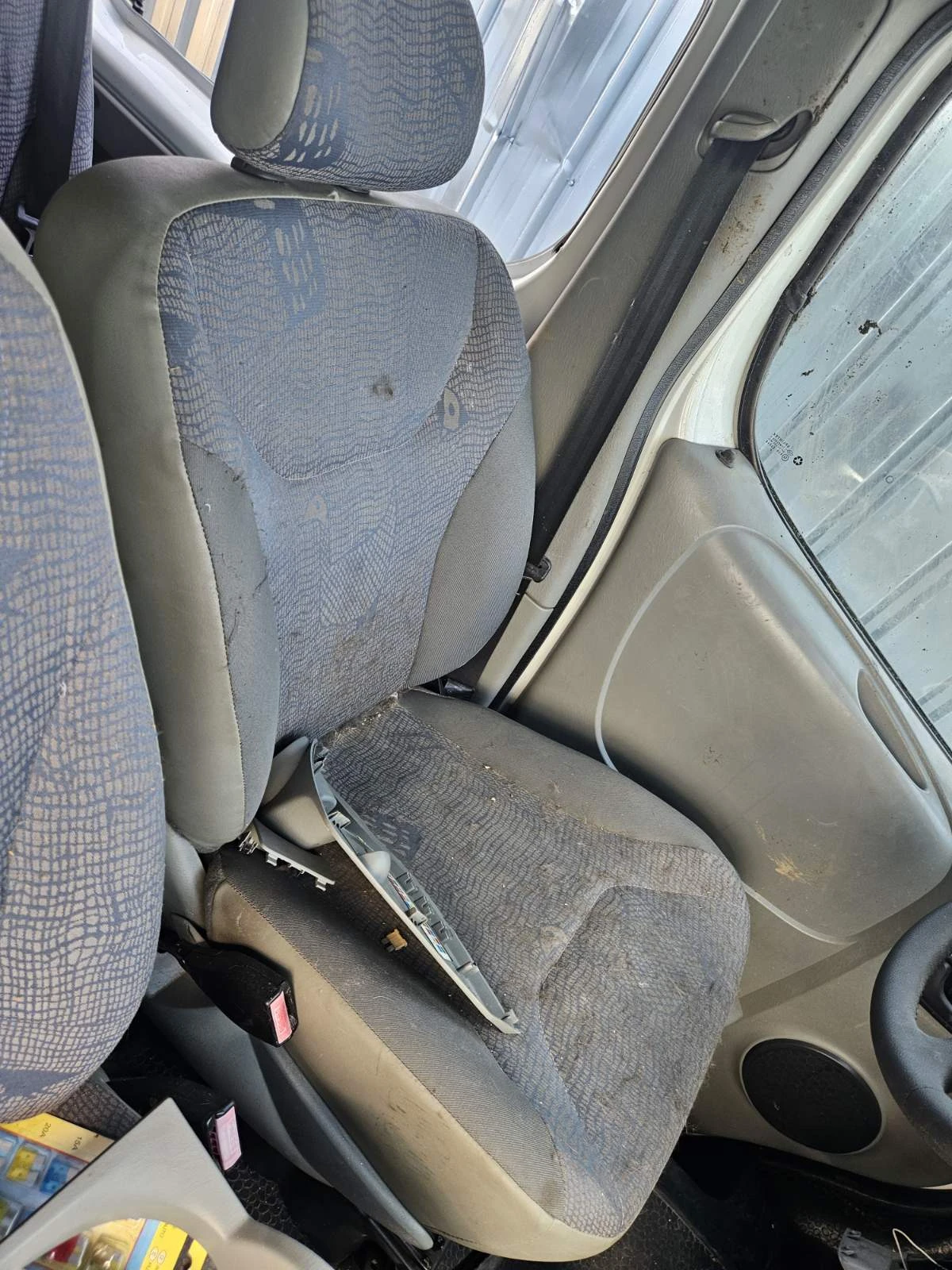 Renault Trafic 2.5dci 5+ 1 - изображение 2